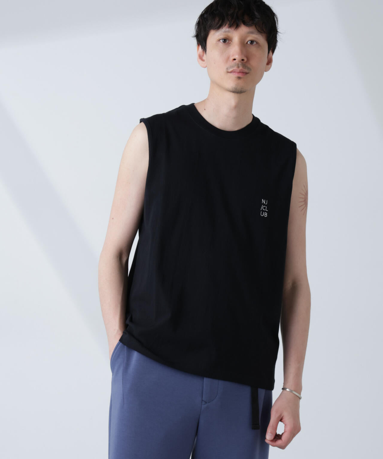 「NJ/CLUB」 ベーシック ノースリーブ 6685124250