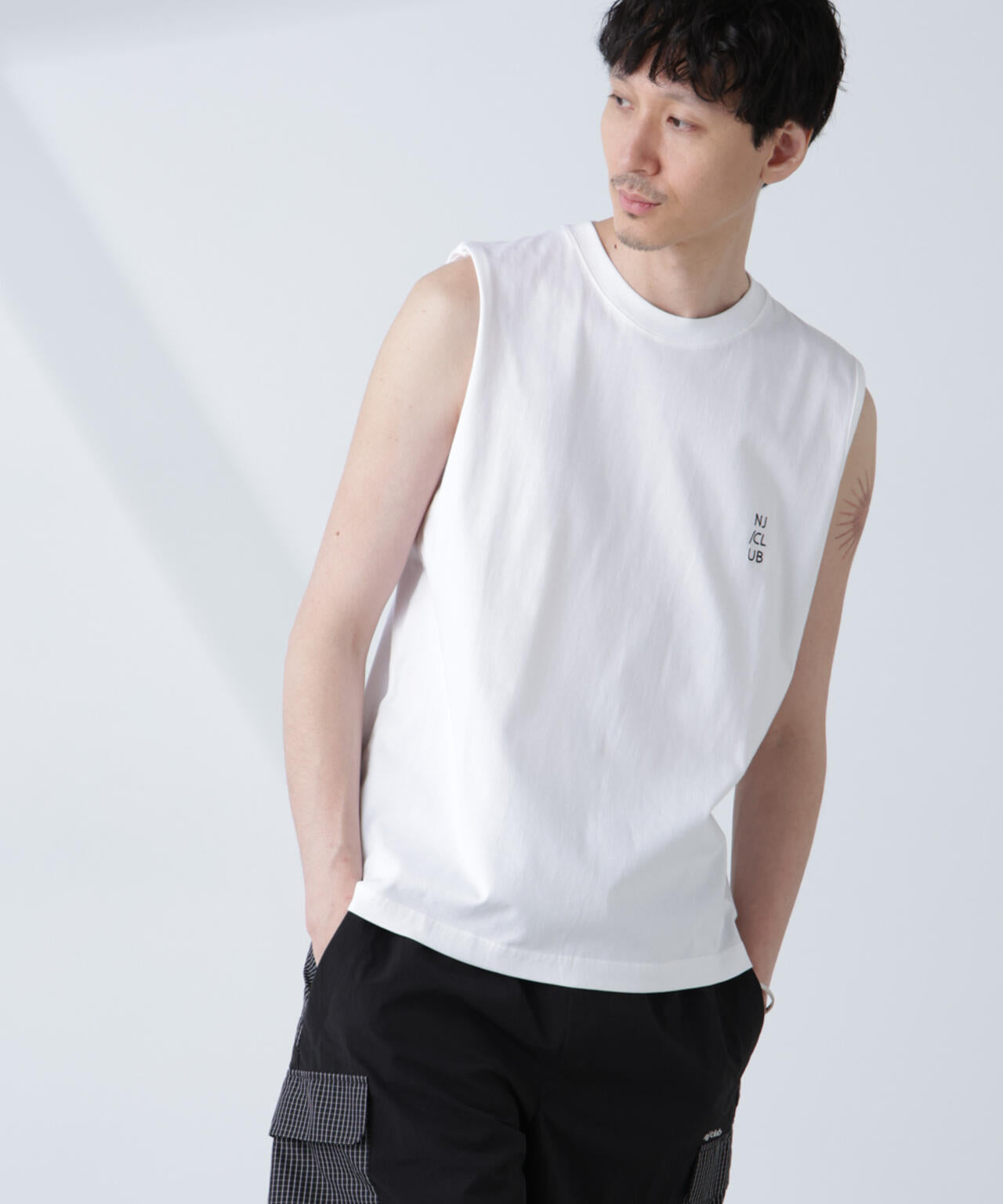 「NJ/CLUB」 ベーシック ノースリーブ 6685124250