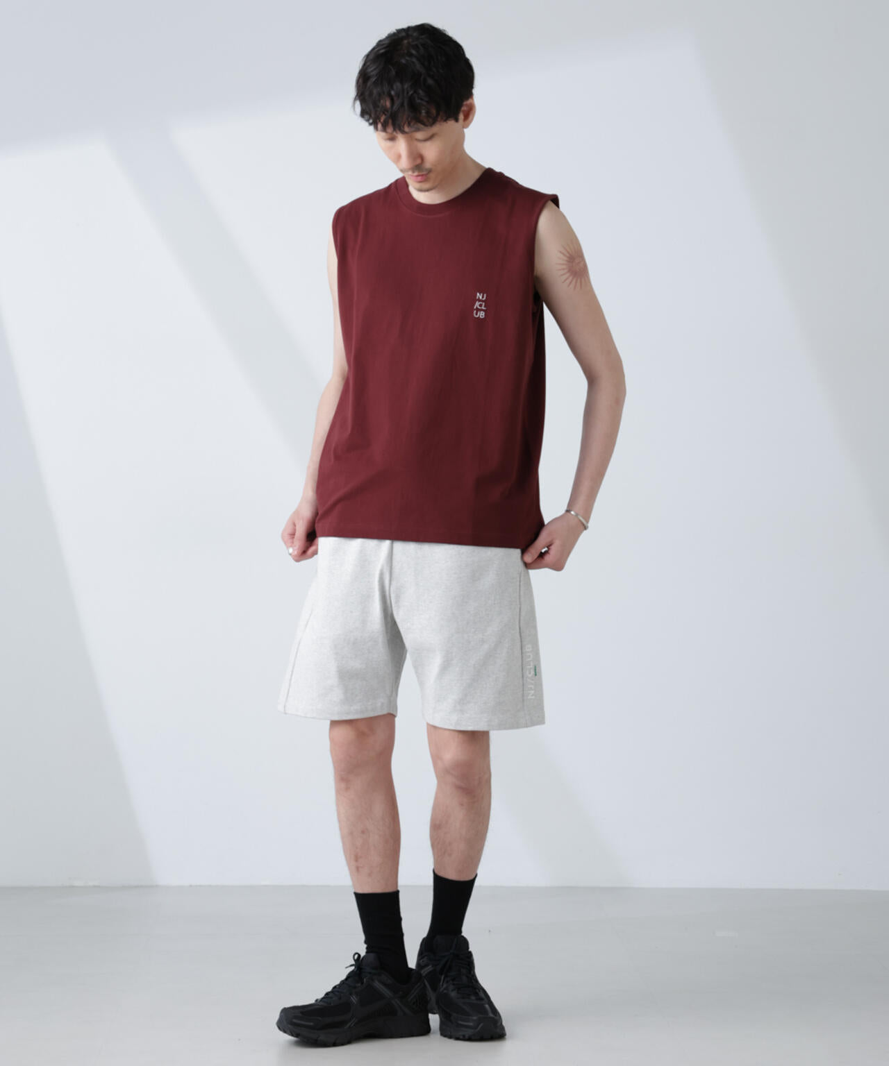 「NJ/CLUB」 ベーシック ノースリーブ 6685124250