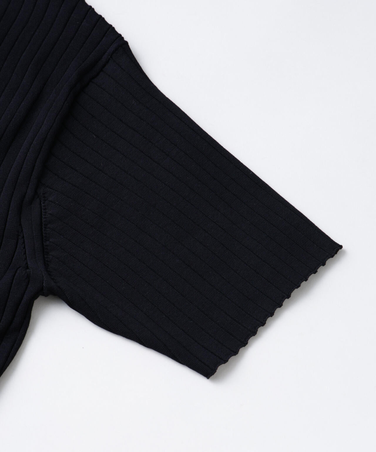 「ASSEMBLANC」ウォッシャブルシルクワイドリブVネックニットTシャツ 6685124255