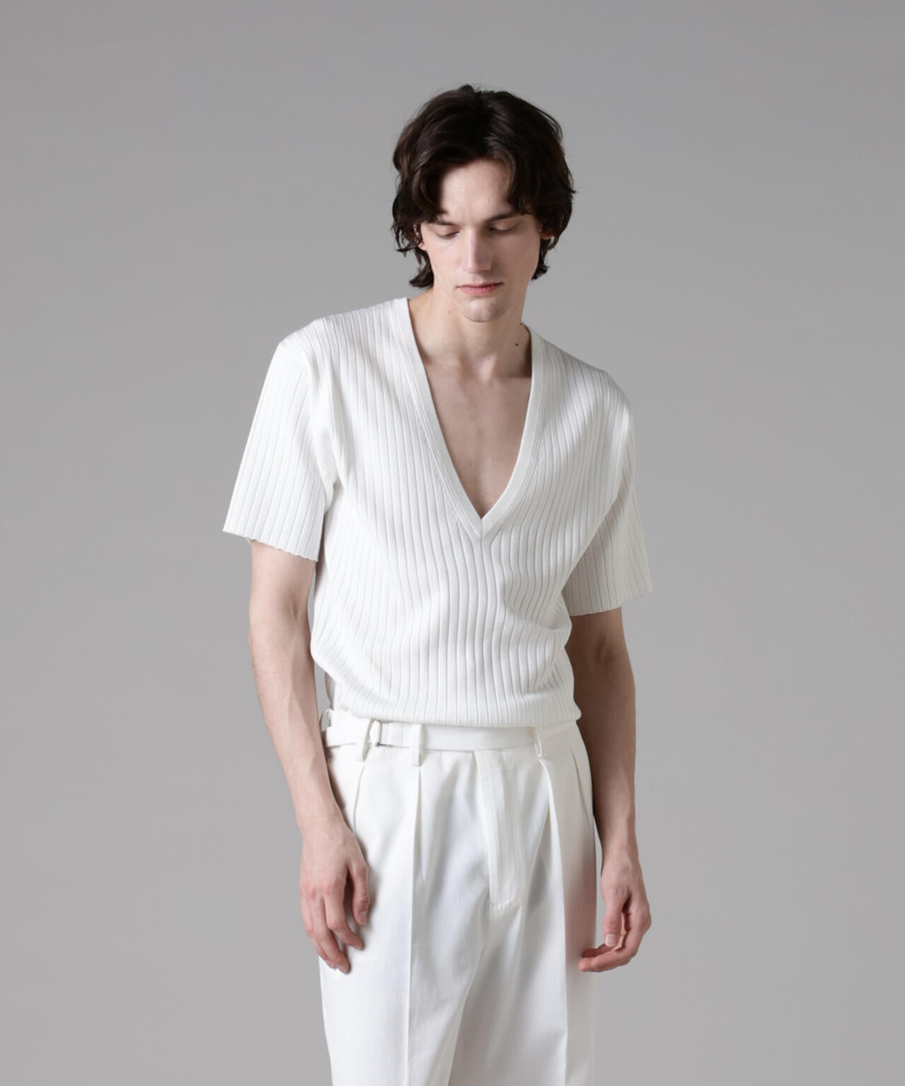 「ASSEMBLANC」ウォッシャブルシルクワイドリブVネックニットTシャツ 6685124255