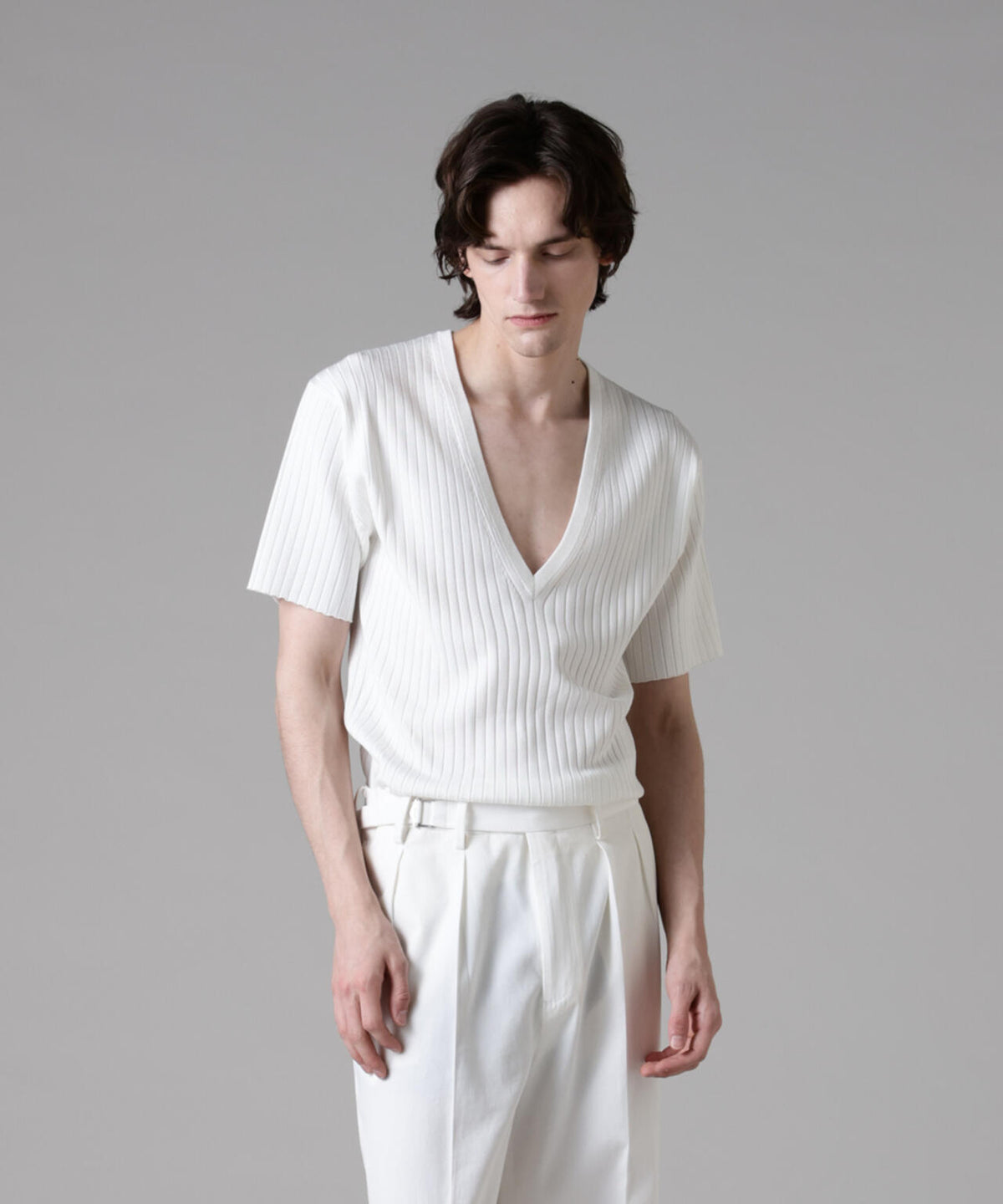 「ASSEMBLANC」ウォッシャブルシルクワイドリブVネックニットTシャツ 6685124255