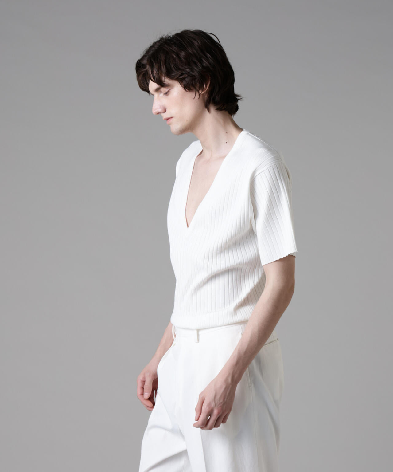 「ASSEMBLANC」ウォッシャブルシルクワイドリブVネックニットTシャツ 6685124255