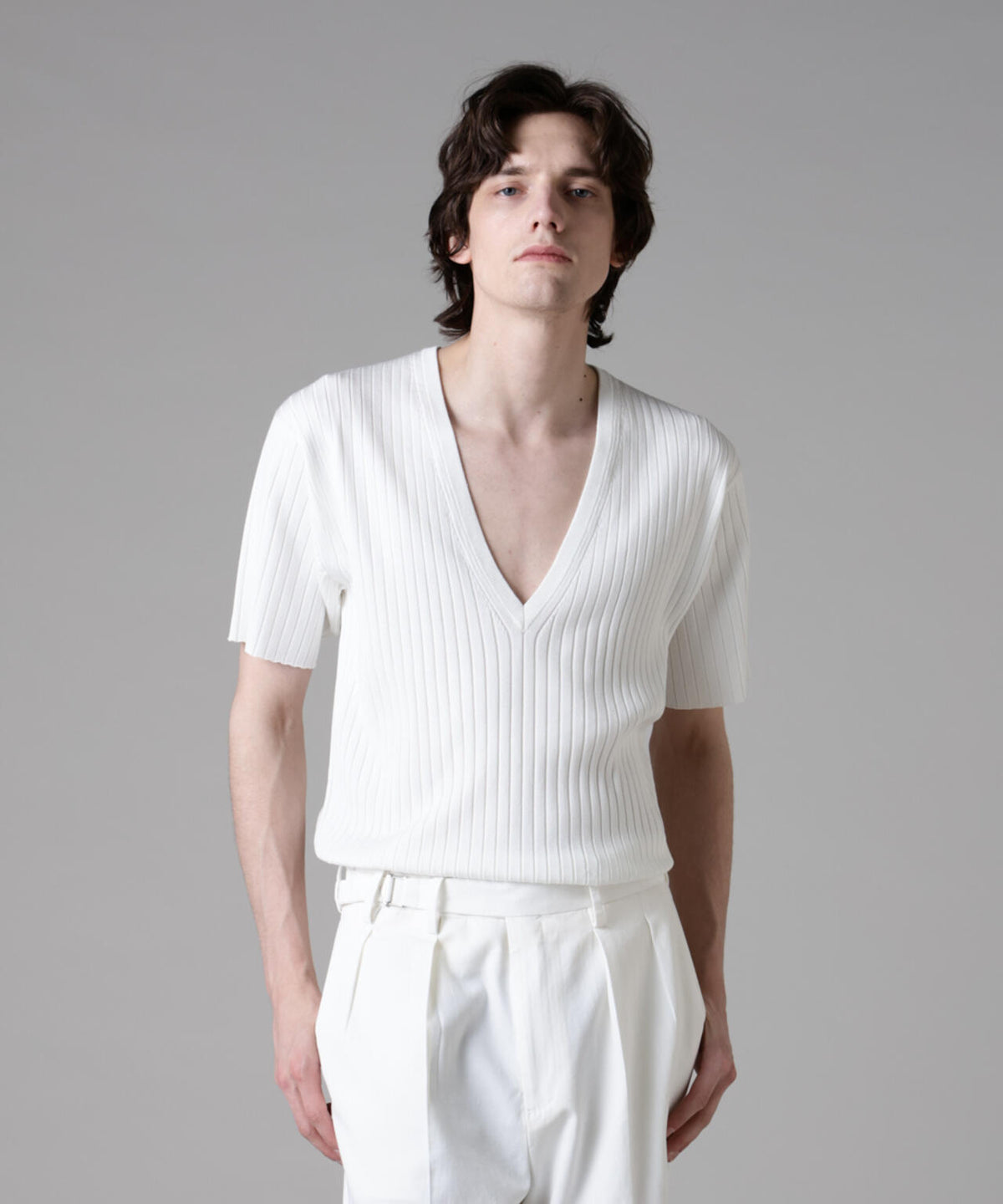「ASSEMBLANC」ウォッシャブルシルクワイドリブVネックニットTシャツ 6685124255