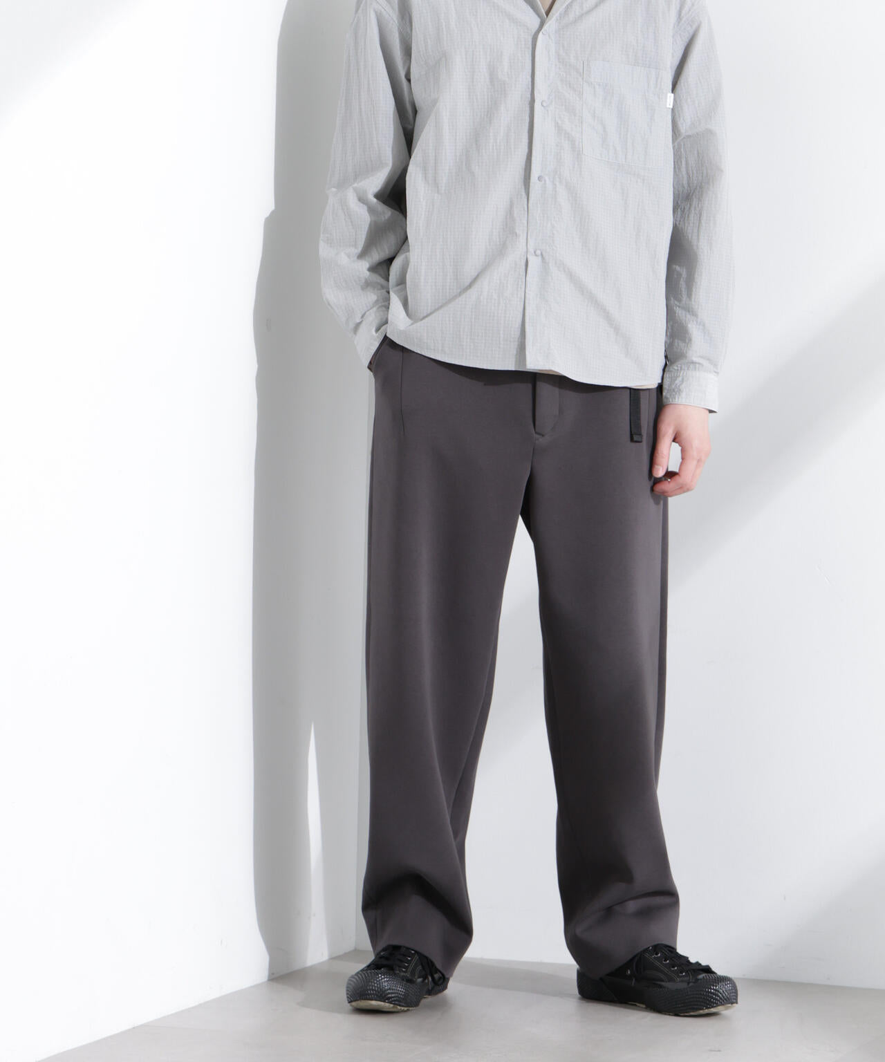 「NJ/CLUB」 ストレッチポンチテーパードパンツ 6685127215