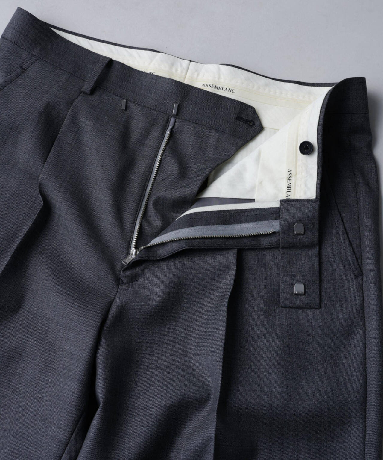 「ASSEMBLANC」Loro Piana FAB.トラウザーズ 6685127225