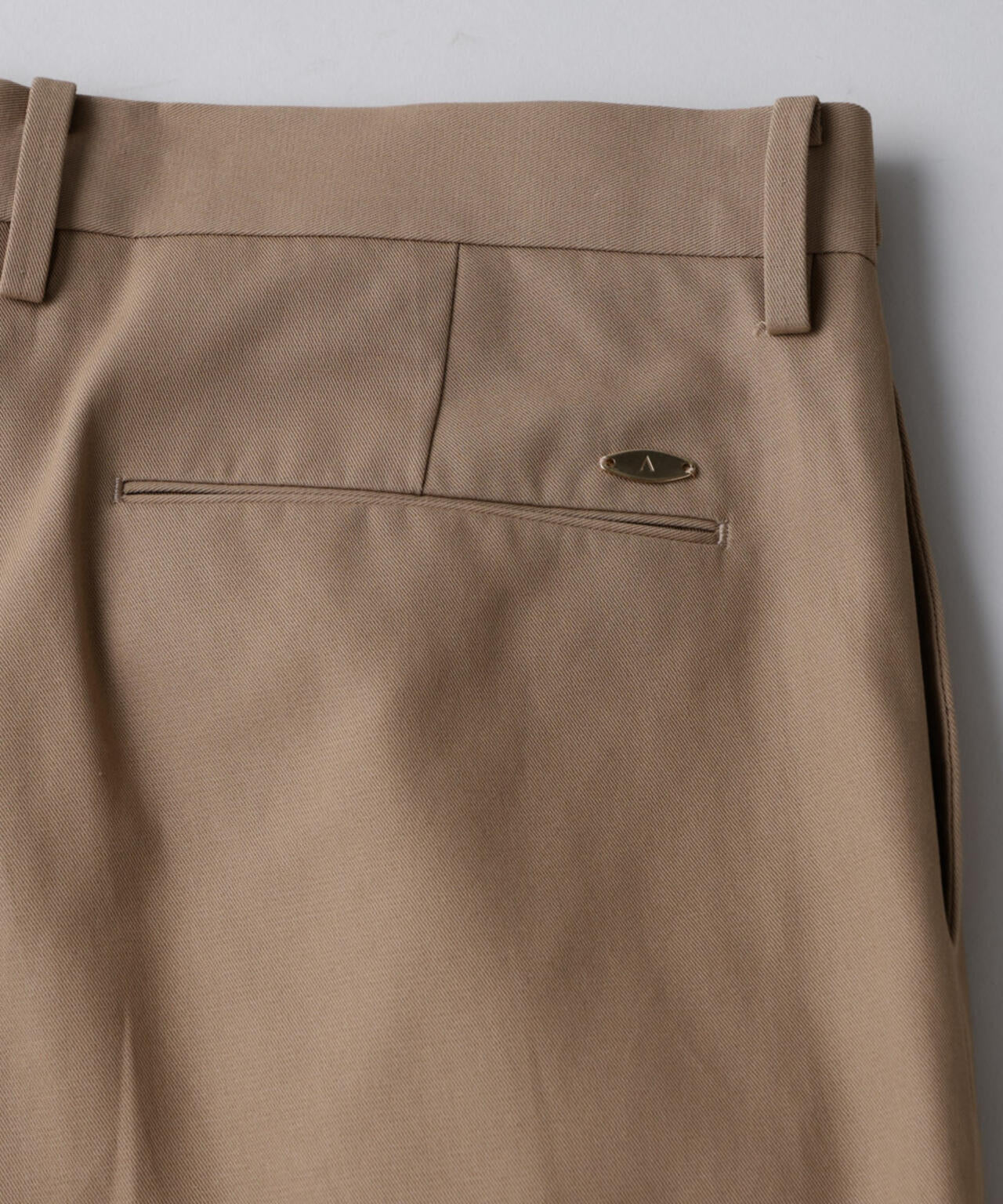 「ASSEMBLANC」ハイツイストギャバベルトスラックス 6685127234