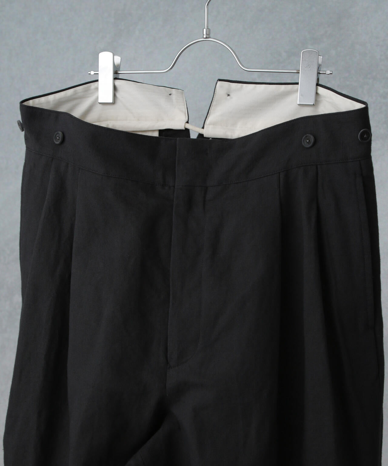 「ASSEMBLANC」コットンヘンプ2タックバギーパンツ 6685127235