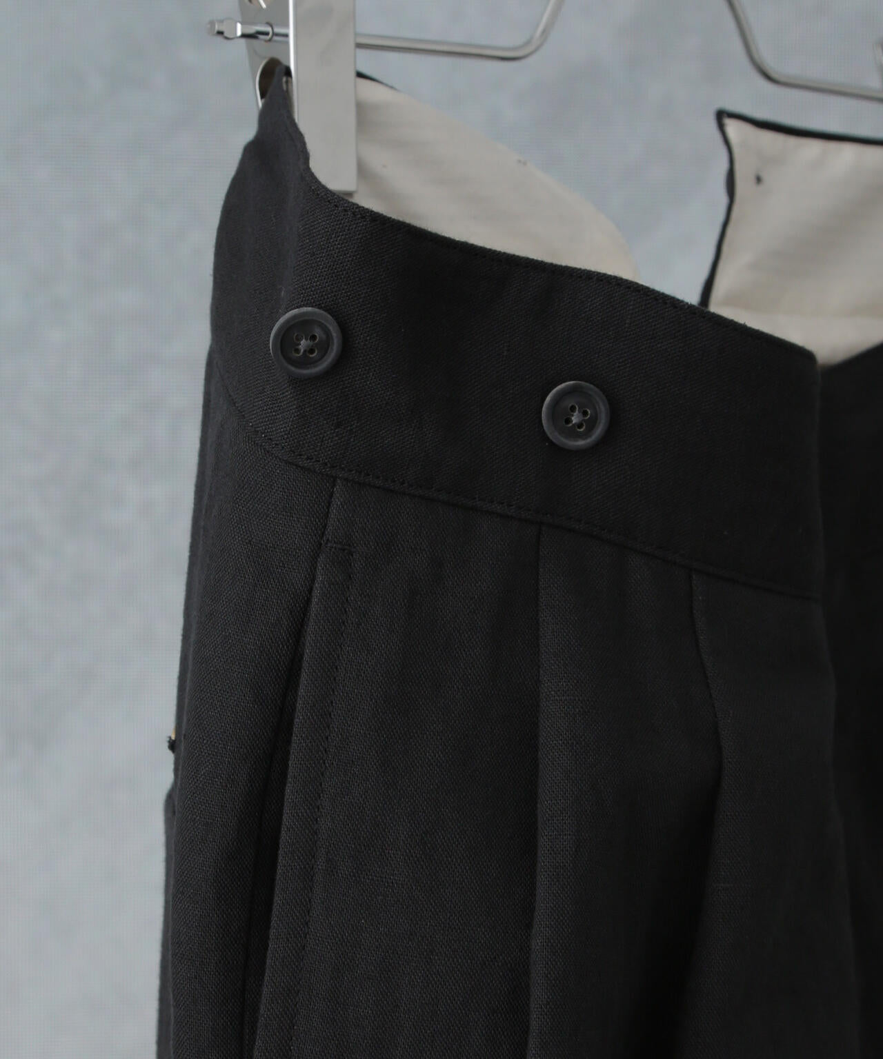 「ASSEMBLANC」コットンヘンプ2タックバギーパンツ 6685127235