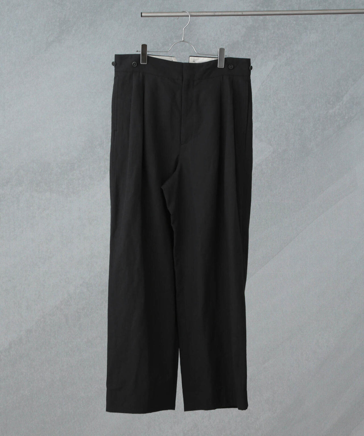 「ASSEMBLANC」コットンヘンプ2タックバギーパンツ 6685127235