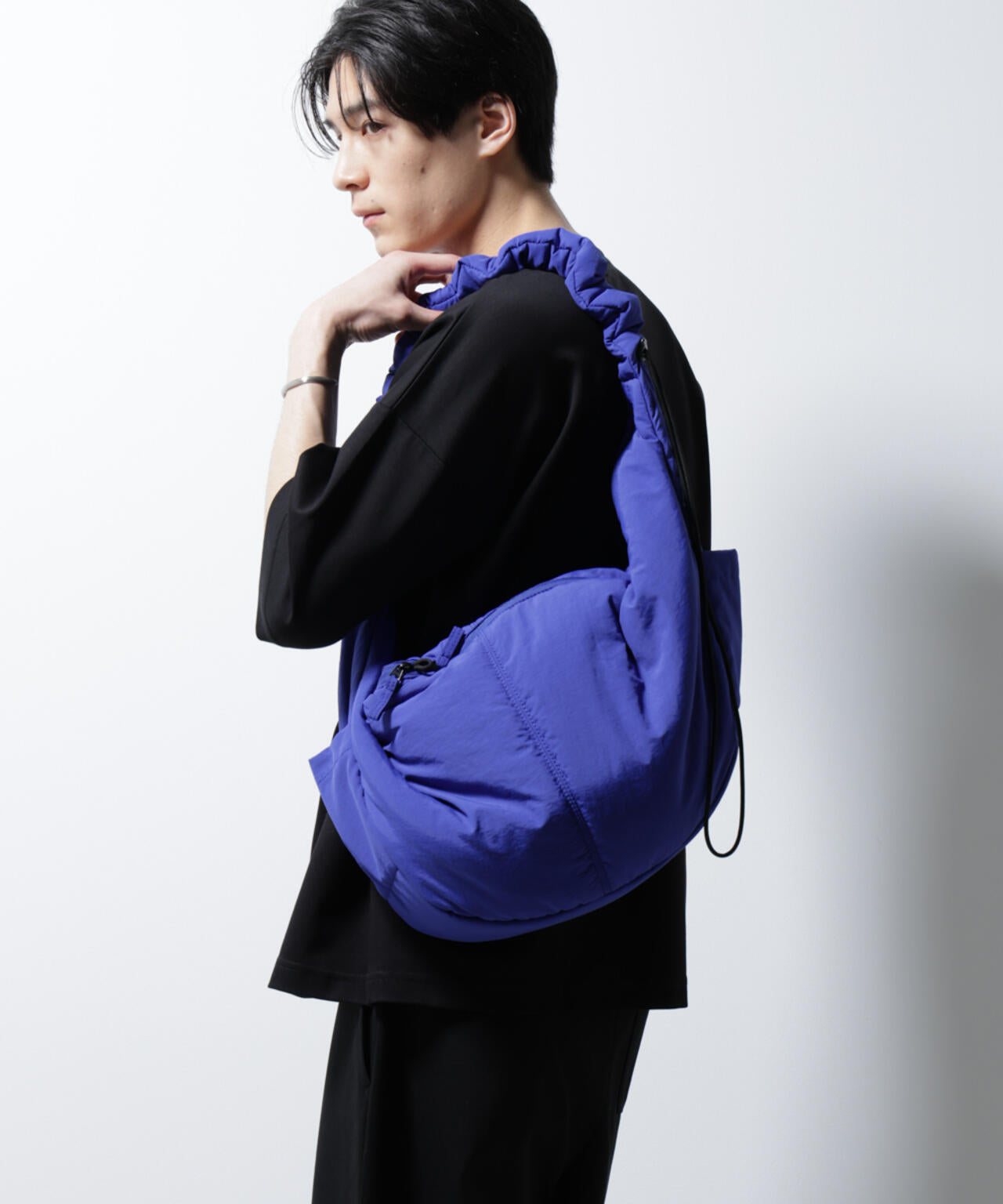 NJ/CLUB」中綿 ハーフムーン ショルダーバッグ