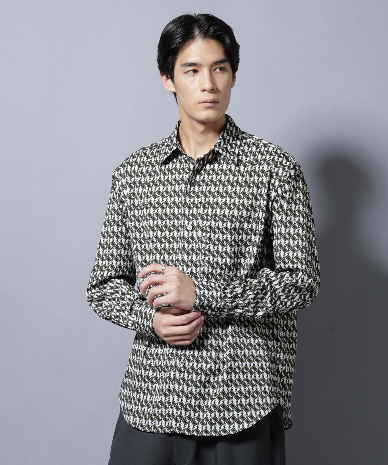 「EDITORIAL PRINT」シルキータッチシャツ 6685220215