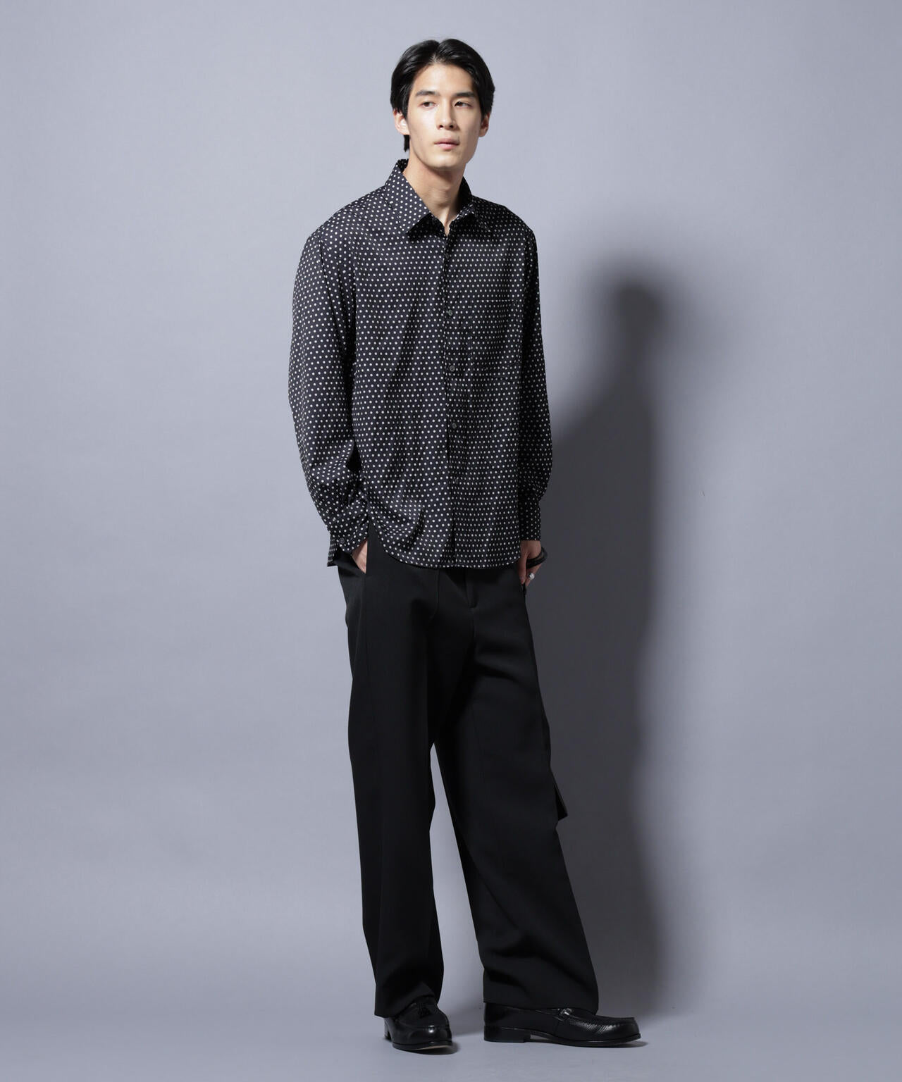 「EDITORIAL PRINT」シルキータッチシャツ 6685220215
