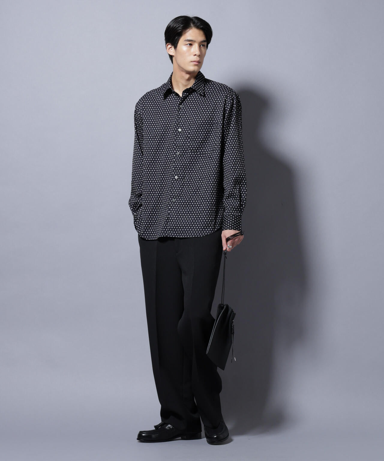 「EDITORIAL PRINT」シルキータッチシャツ 6685220215
