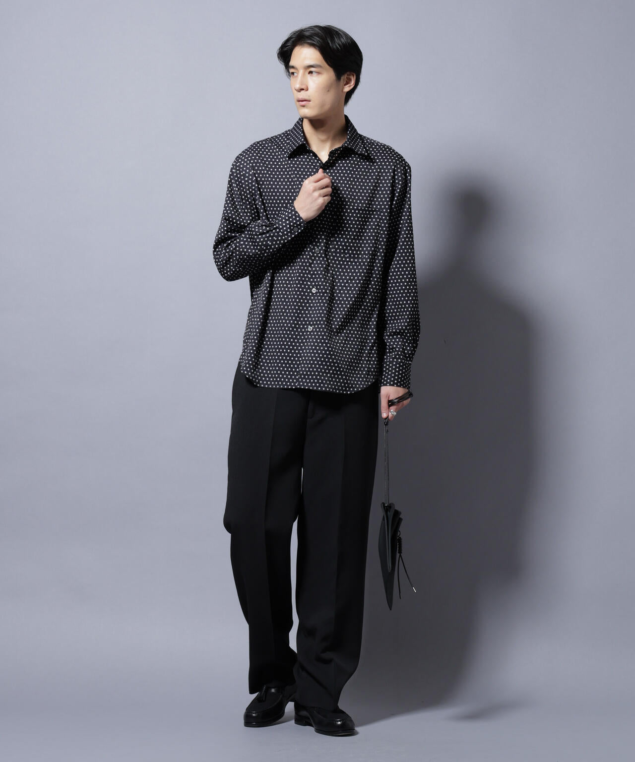 「EDITORIAL PRINT」シルキータッチシャツ 6685220215
