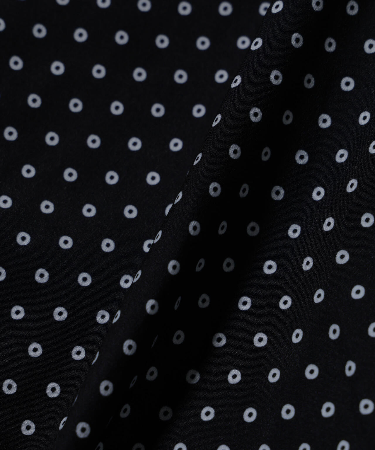 「EDITORIAL PRINT」シルキータッチシャツ 6685220215