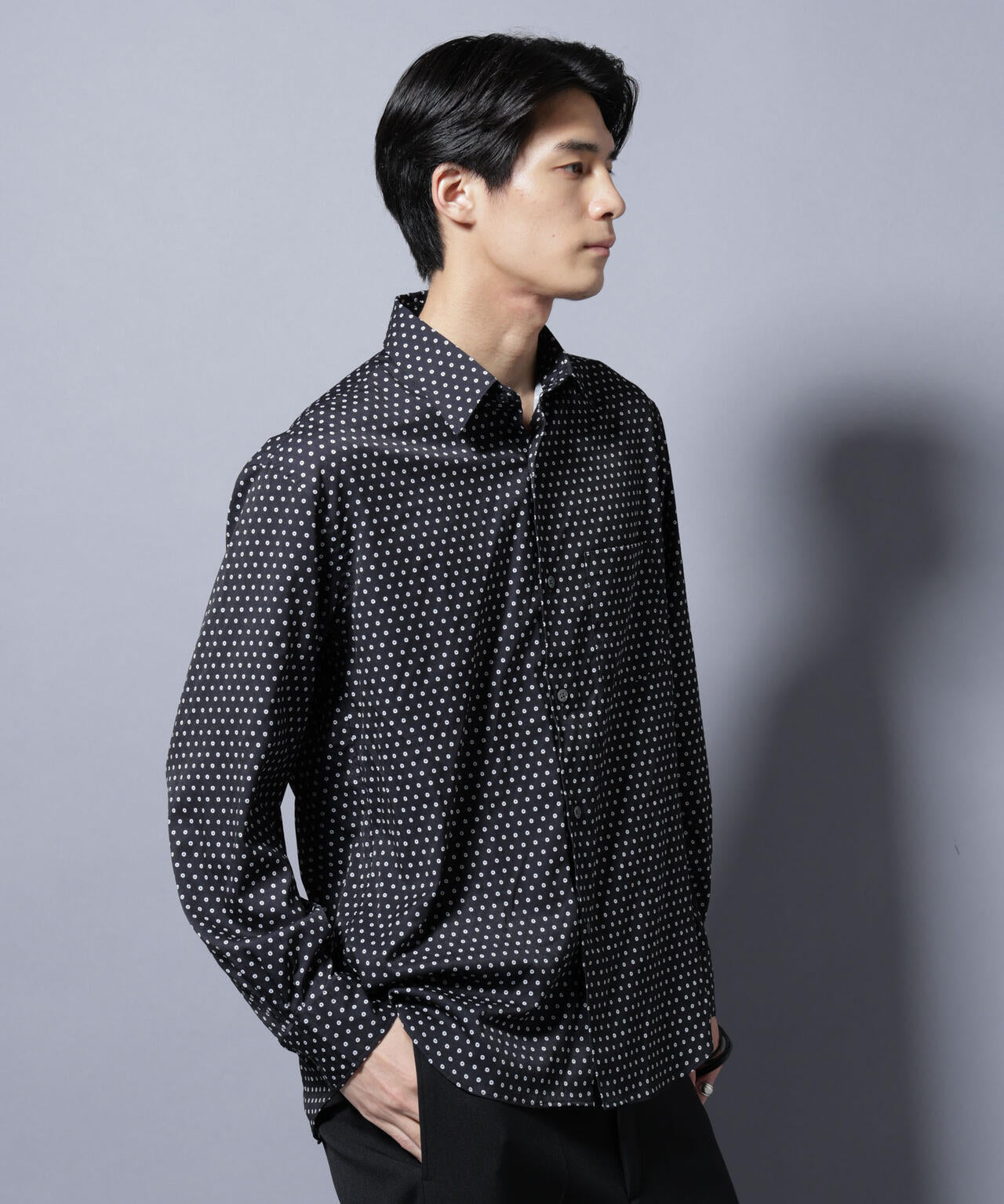 「EDITORIAL PRINT」シルキータッチシャツ 6685220215