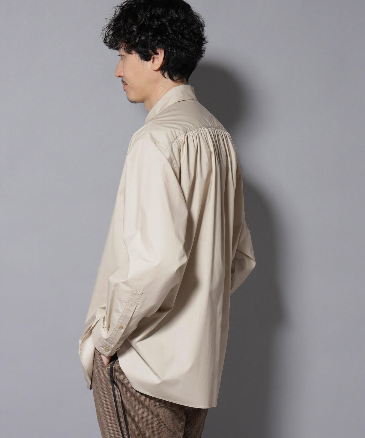 「ASSEMBLANC」シルク混ブザムシャツ 6685220223