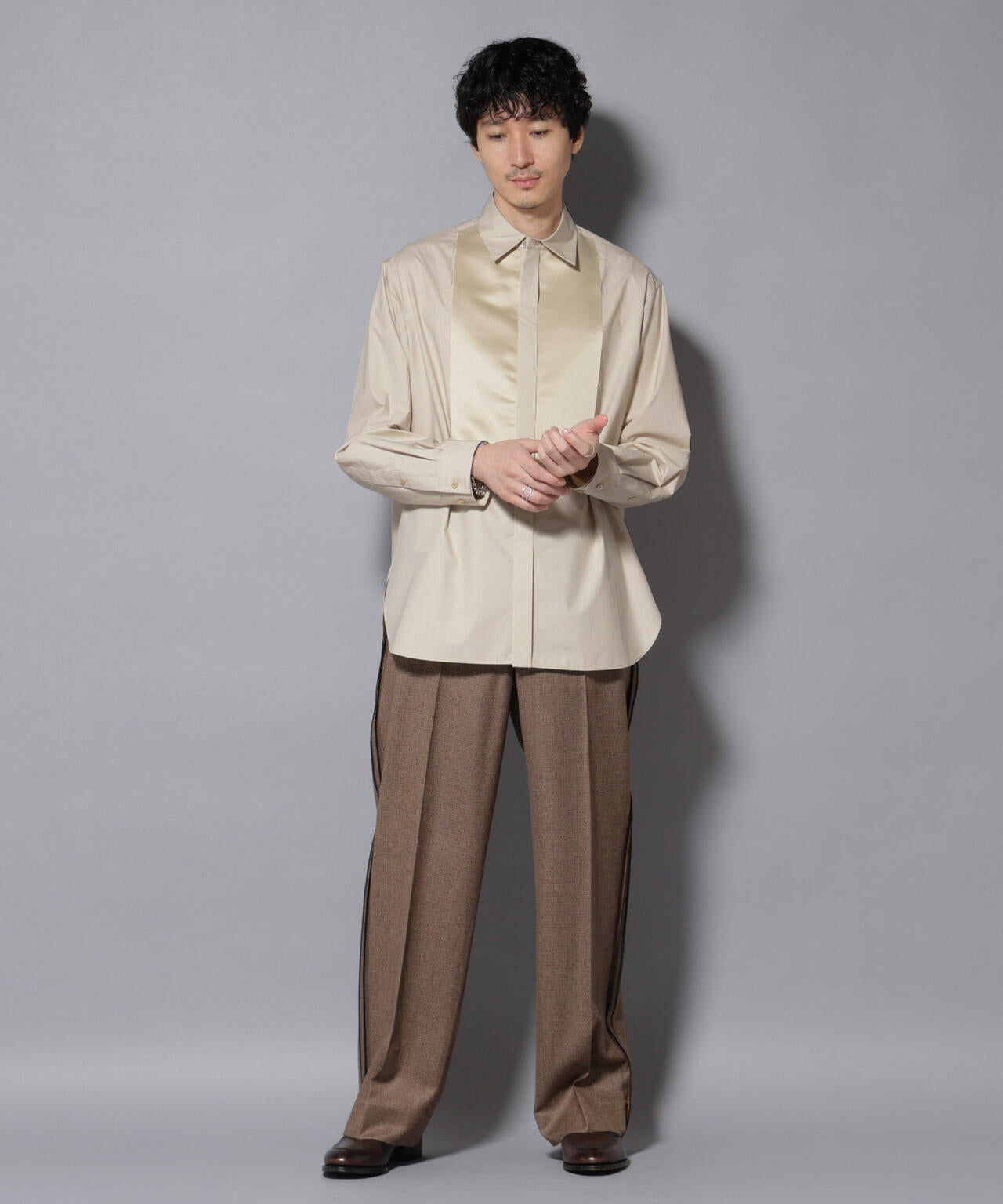 「ASSEMBLANC」シルク混ブザムシャツ 6685220223