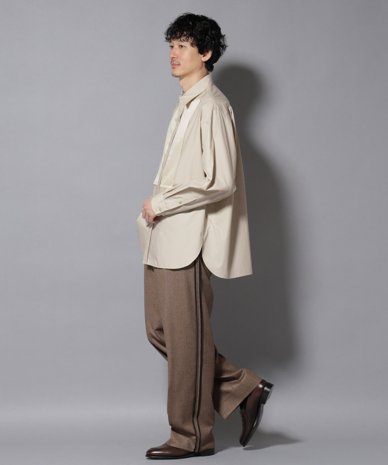 「ASSEMBLANC」シルク混ブザムシャツ 6685220223