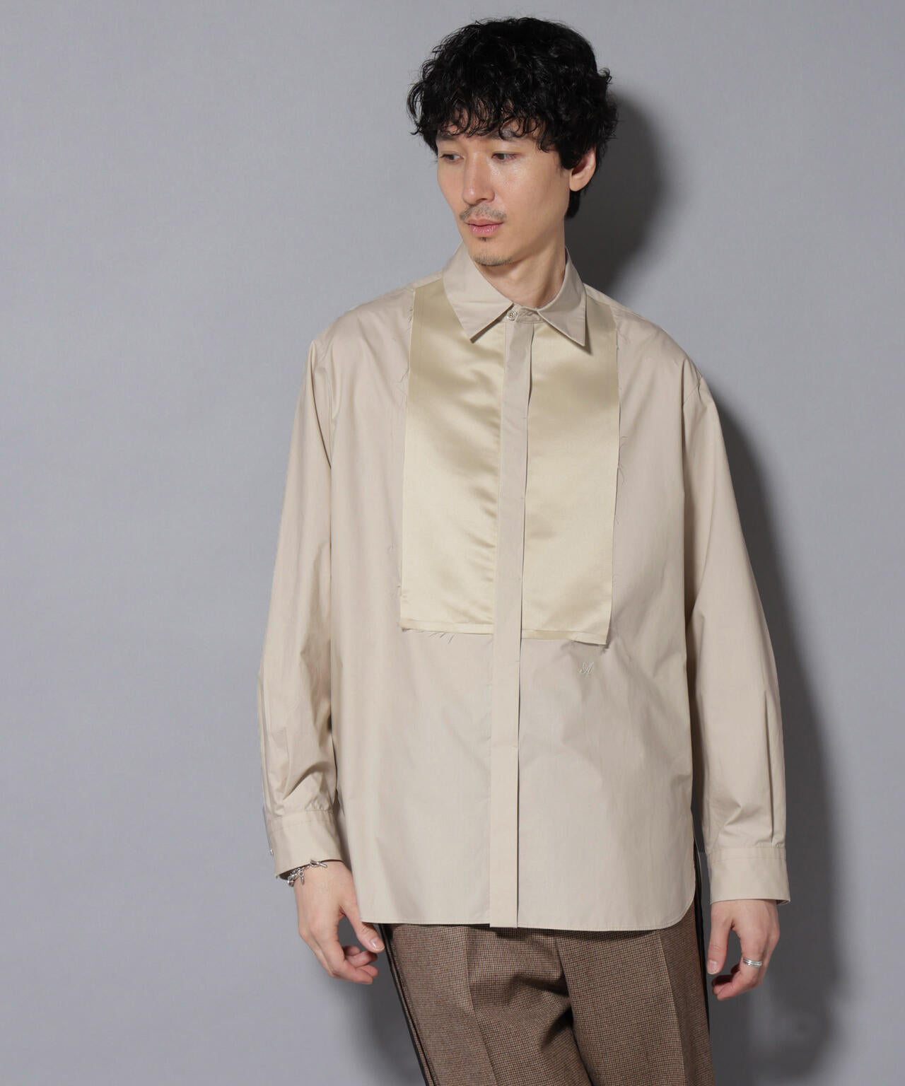 「ASSEMBLANC」シルク混ブザムシャツ 6685220223