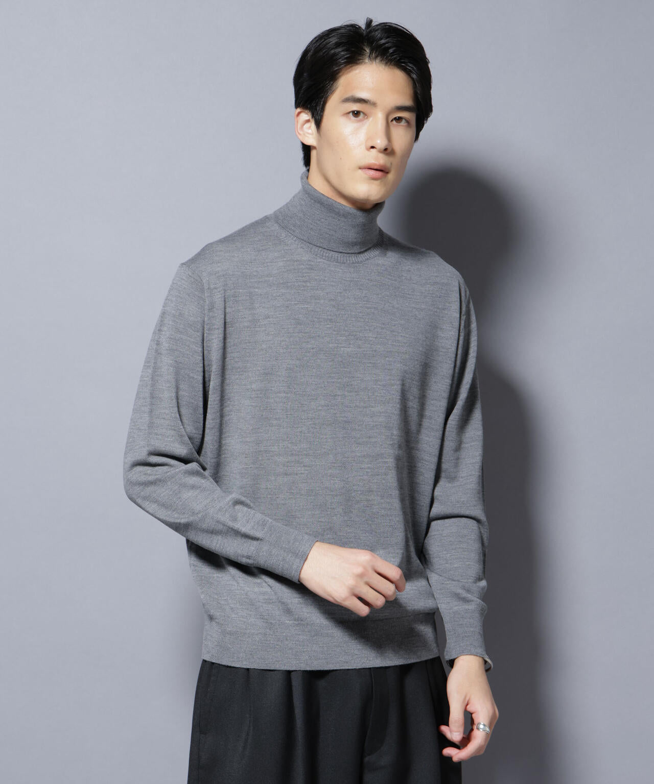 「毛玉レスニット」ファインゲージタートルネック 6685222204