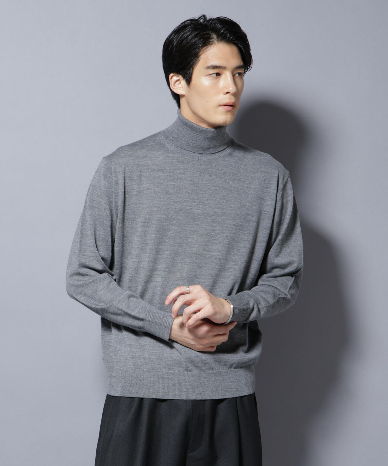 「毛玉レスニット」ファインゲージタートルネック 6685222204