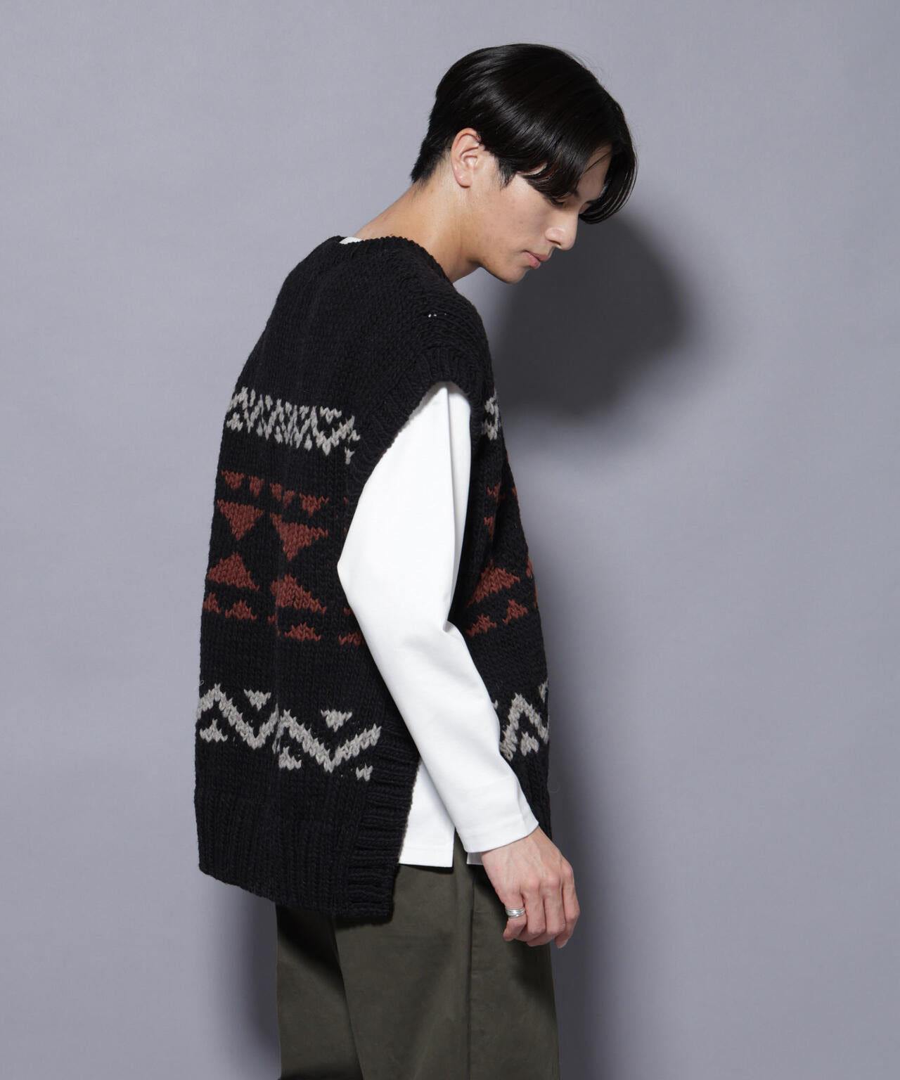 ペルー産ハンドニットベスト 6685222208