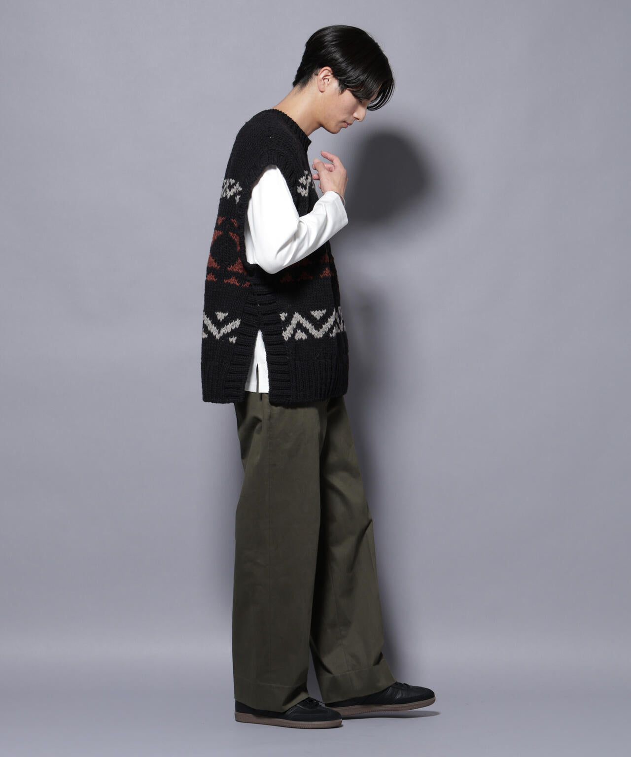 ペルー産ハンドニットベスト 6685222208