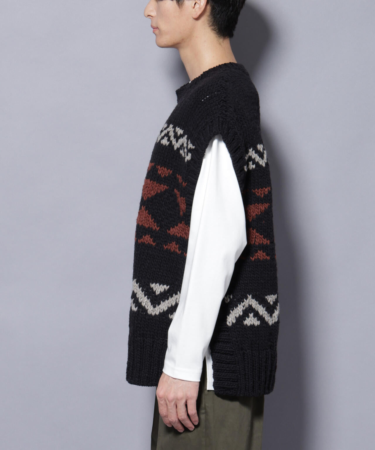 ペルー産ハンドニットベスト 6685222208