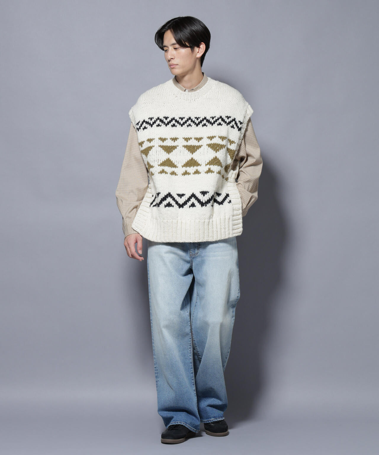 ペルー産ハンドニットベスト 6685222208