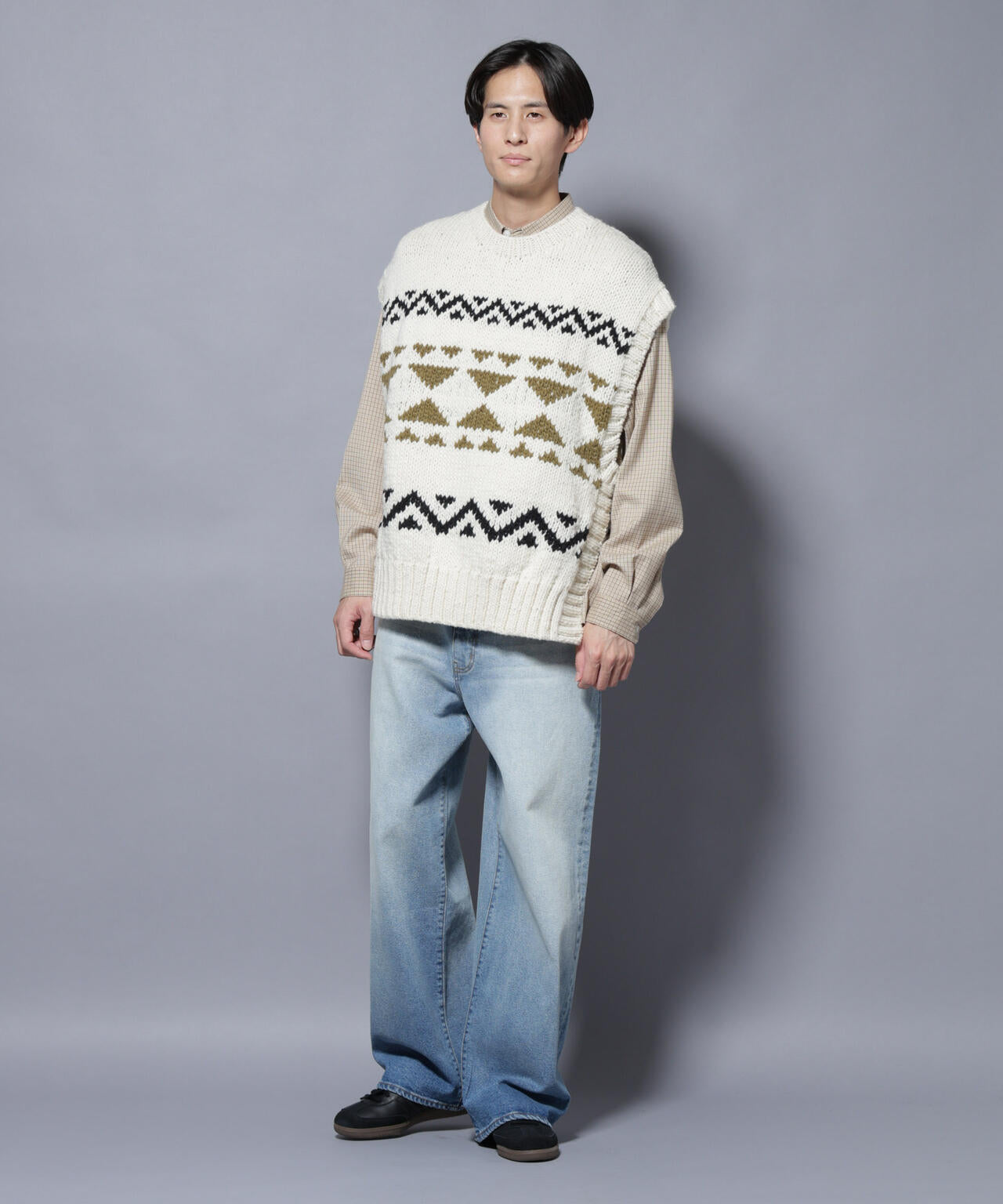 ペルー産ハンドニットベスト 6685222208