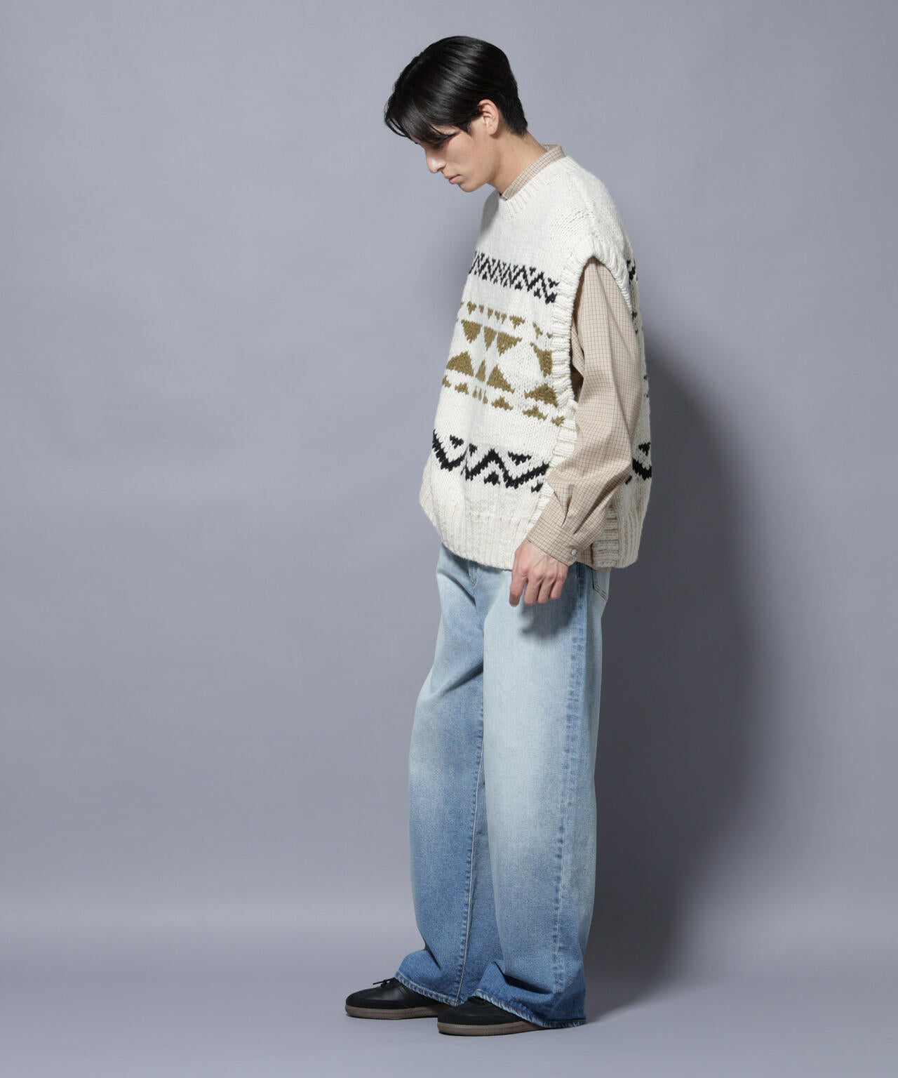 ペルー産ハンドニットベスト 6685222208