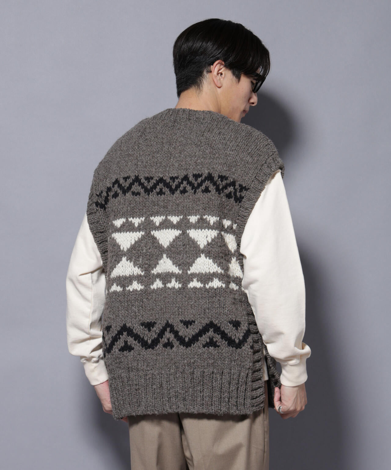 ペルー産ハンドニットベスト 6685222208