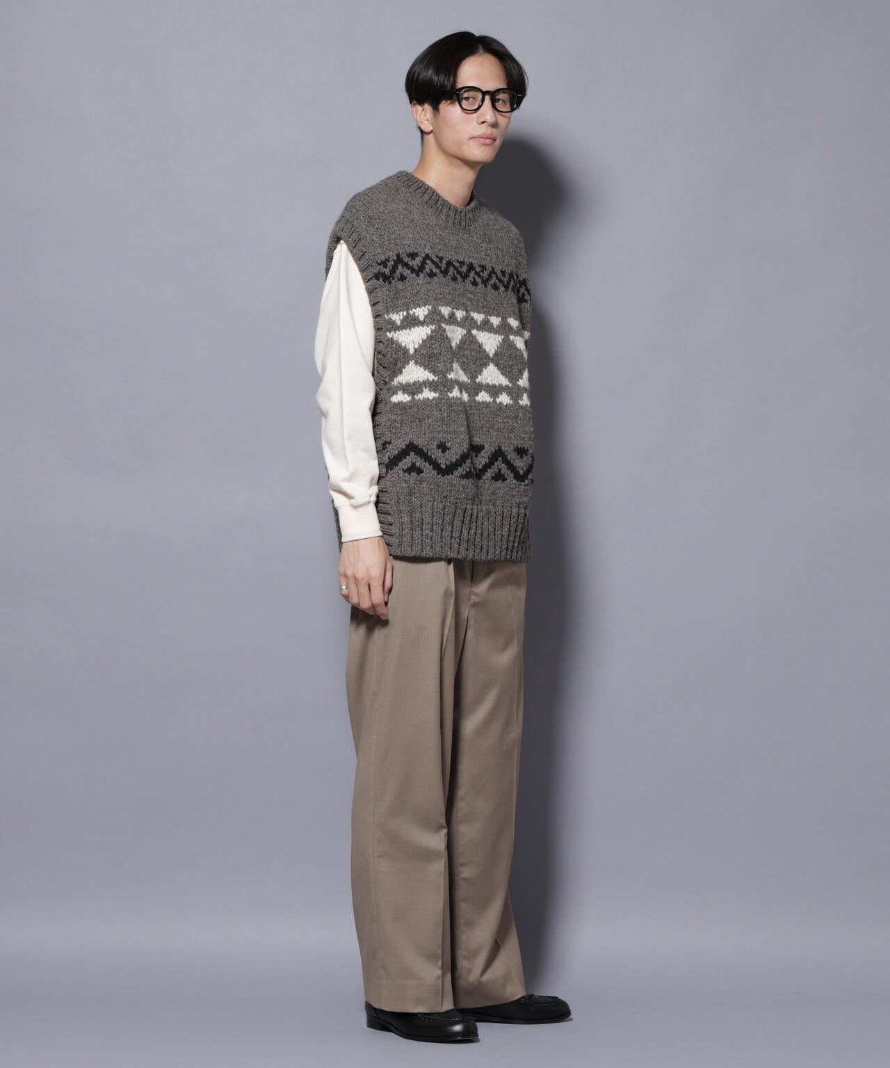 ペルー産ハンドニットベスト 6685222208