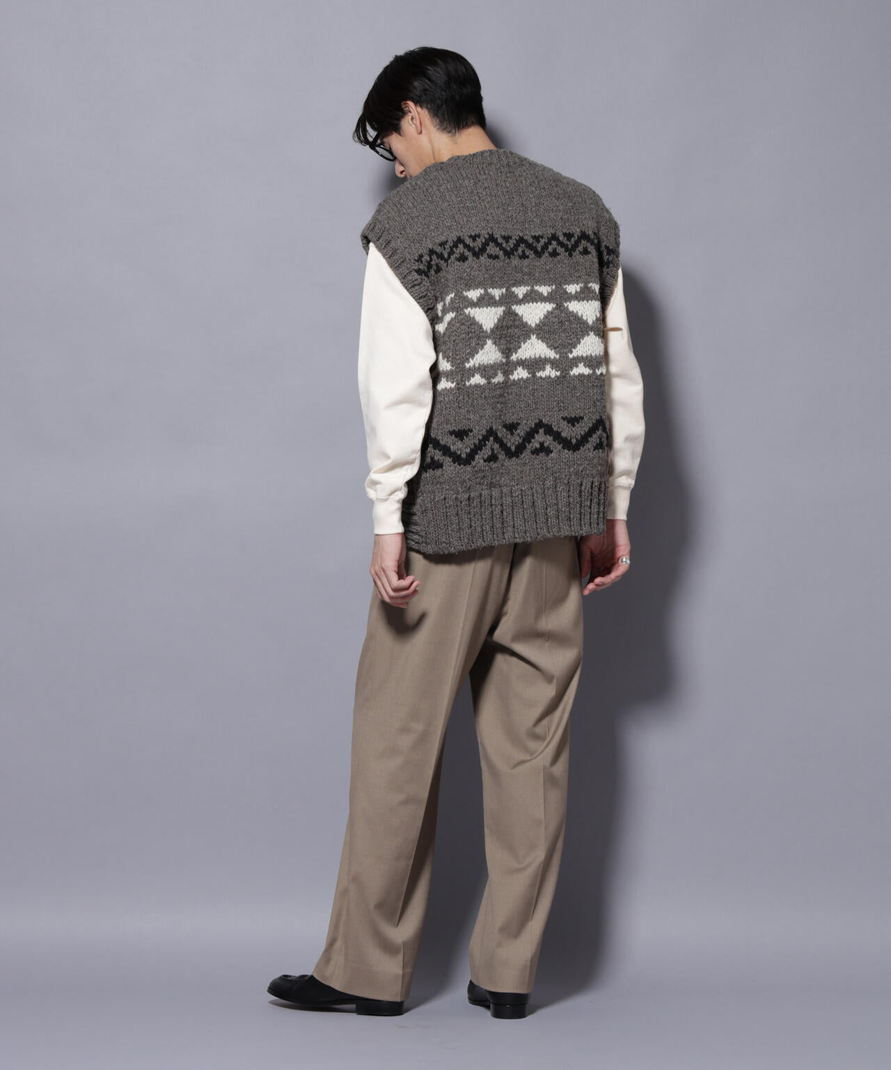 ペルー産ハンドニットベスト 6685222208