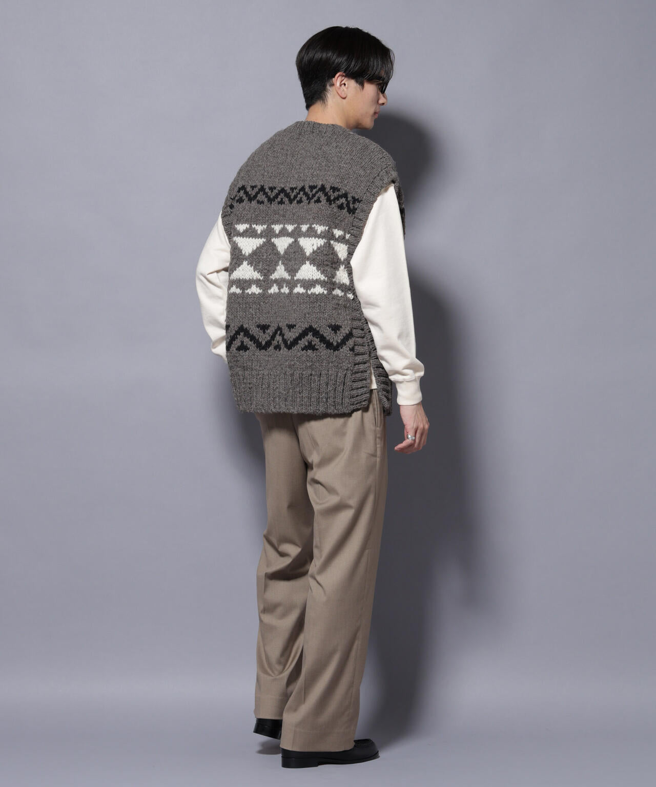 ペルー産ハンドニットベスト 6685222208