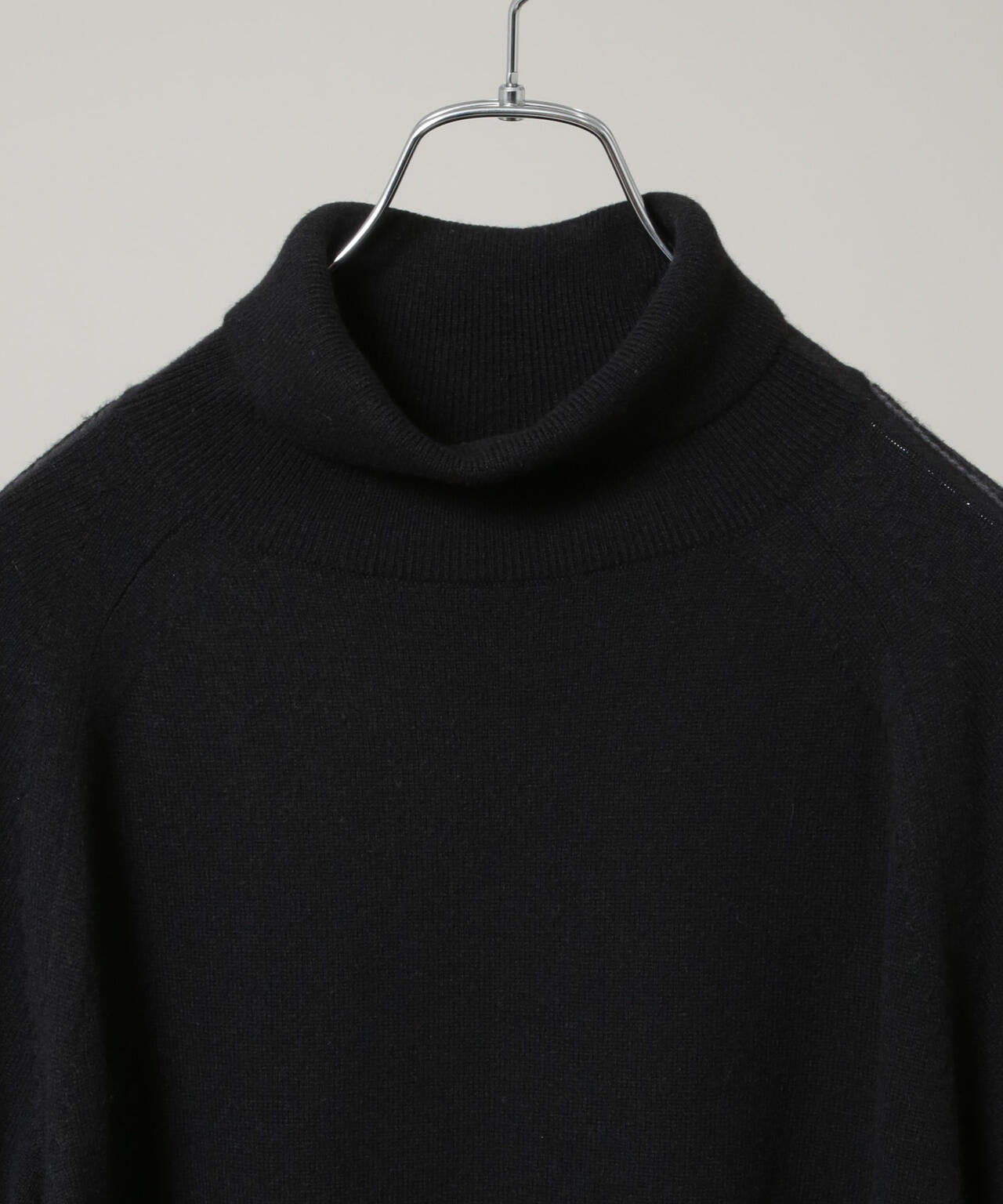 「HOTEL PALACE」 ショルダーデザインステッチタートルネックニット 6685222213