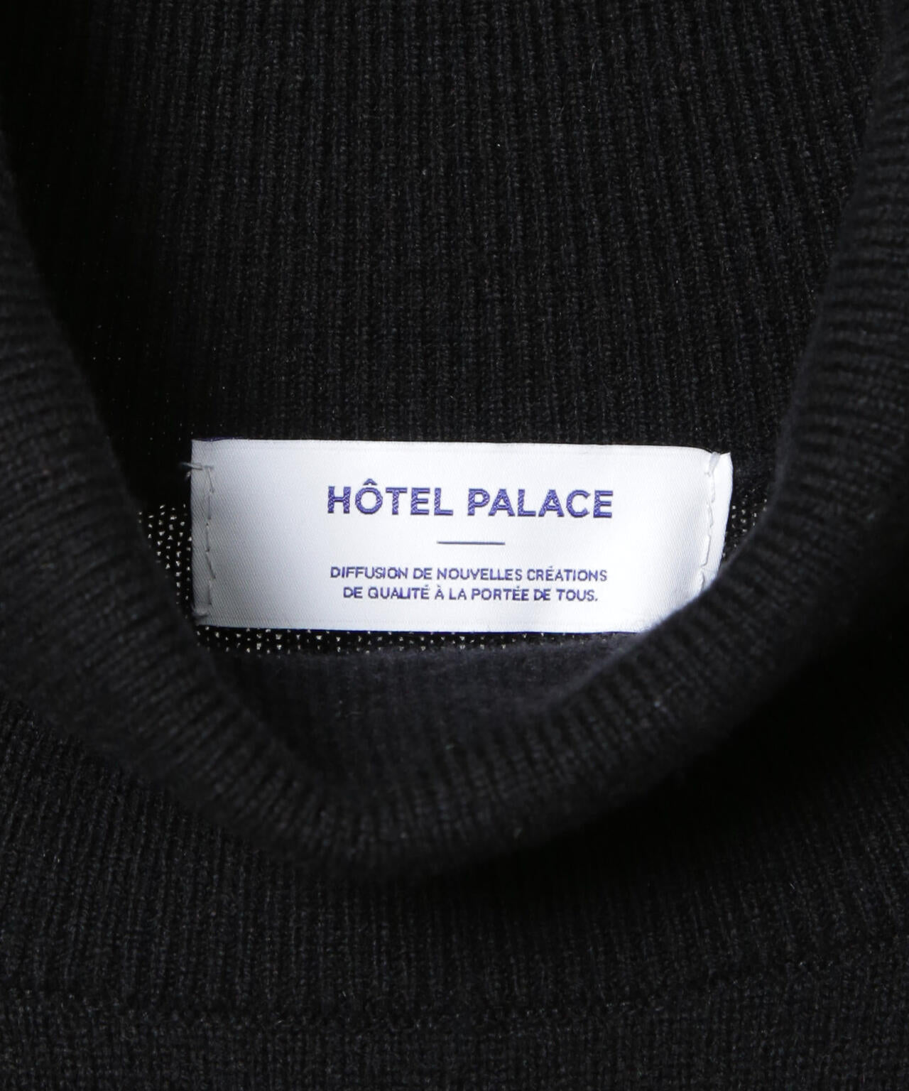 「HOTEL PALACE」 ショルダーデザインステッチタートルネックニット 6685222213