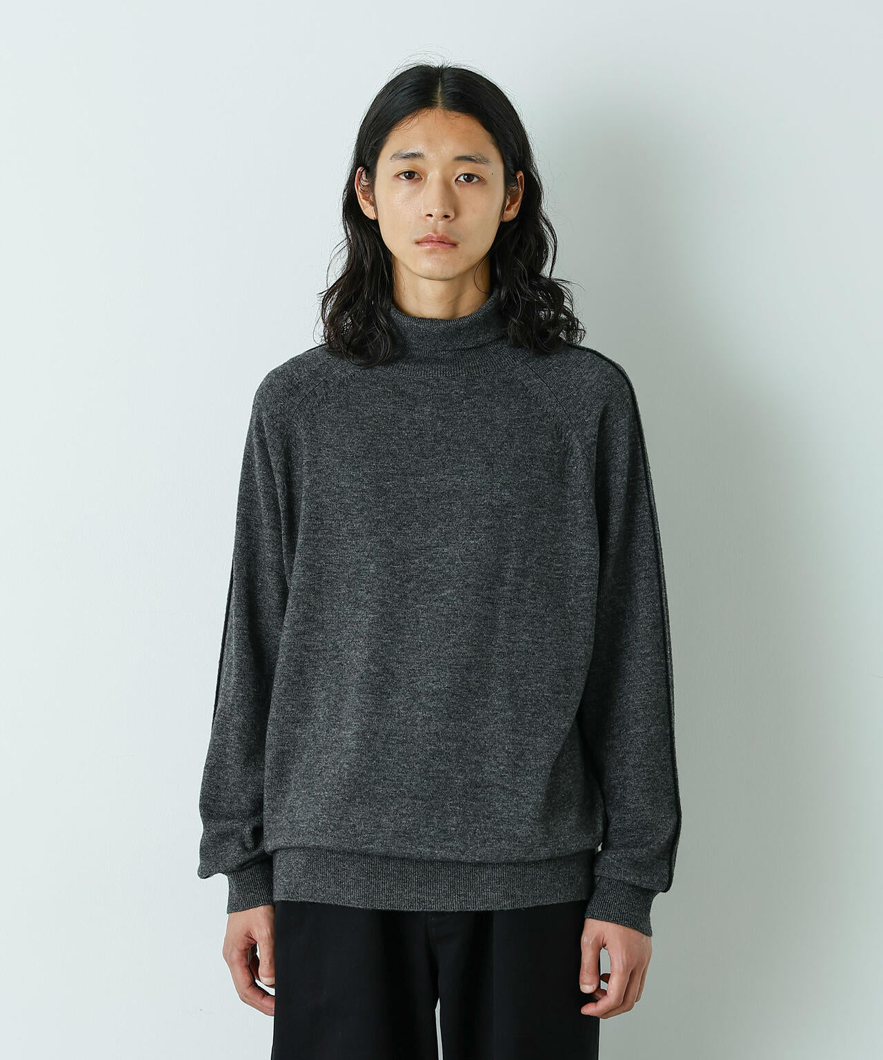 「HOTEL PALACE」 ショルダーデザインステッチタートルネックニット 6685222213