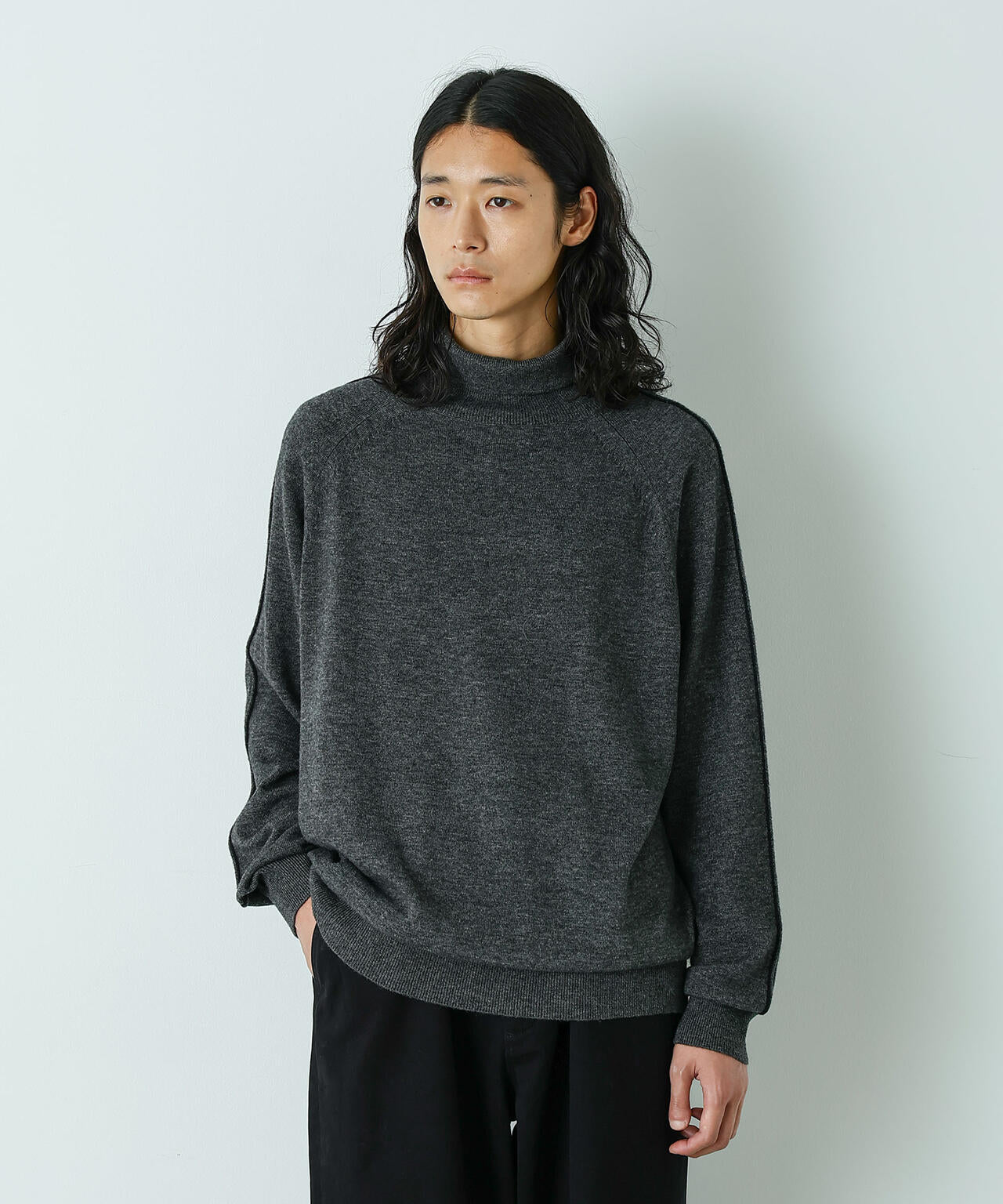 「HOTEL PALACE」 ショルダーデザインステッチタートルネックニット 6685222213