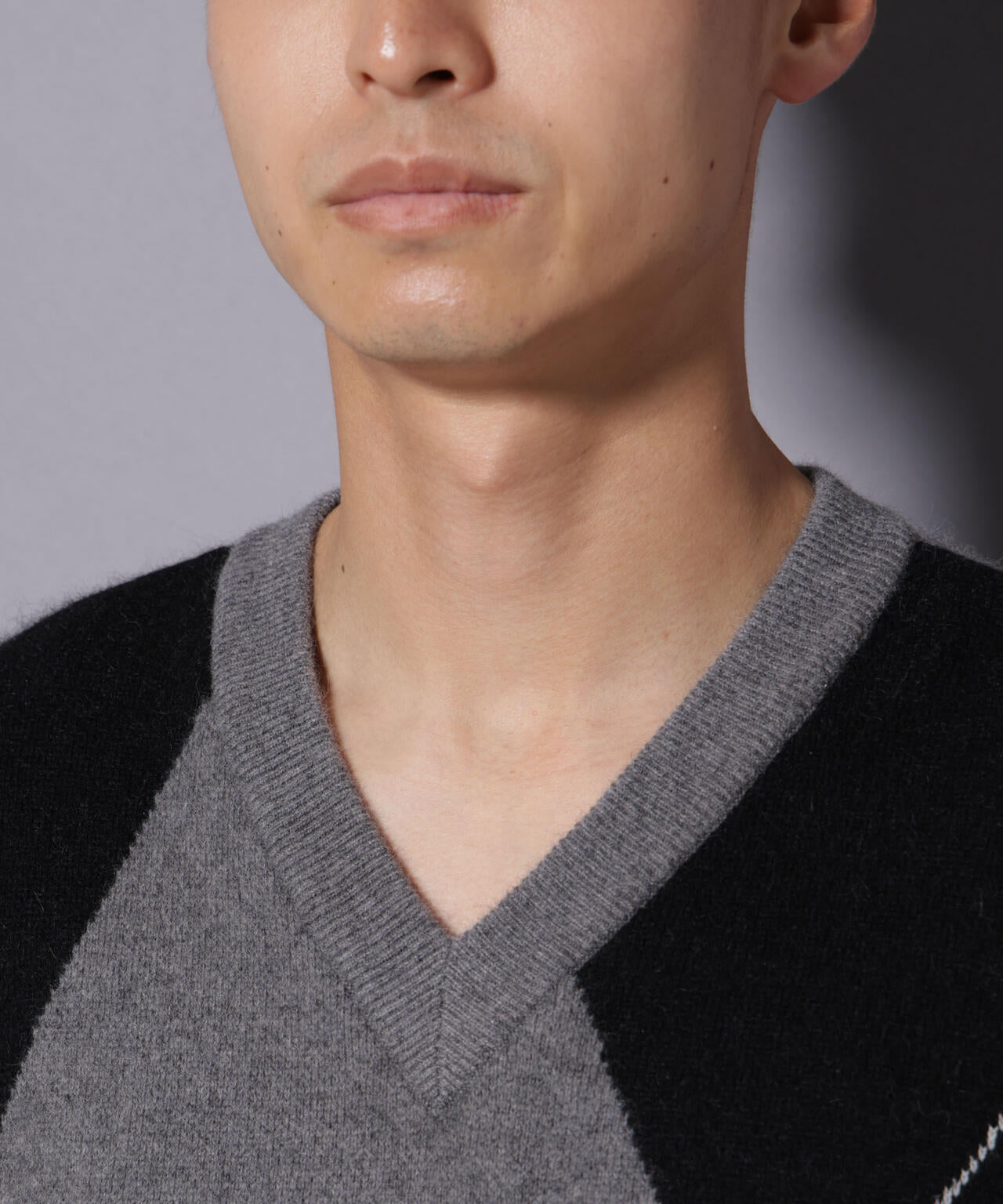 アンゴラ混アーガイルVネックニット 6685222227