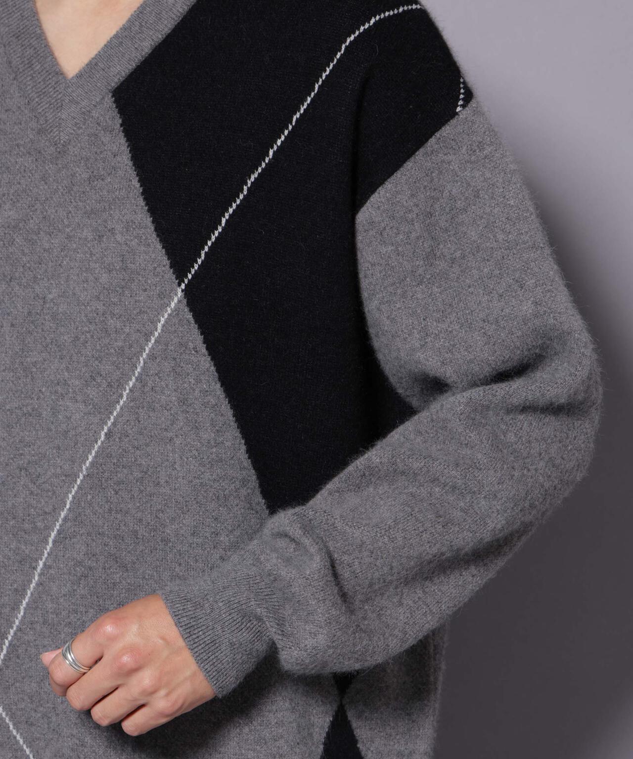 アンゴラ混アーガイルVネックニット 6685222227