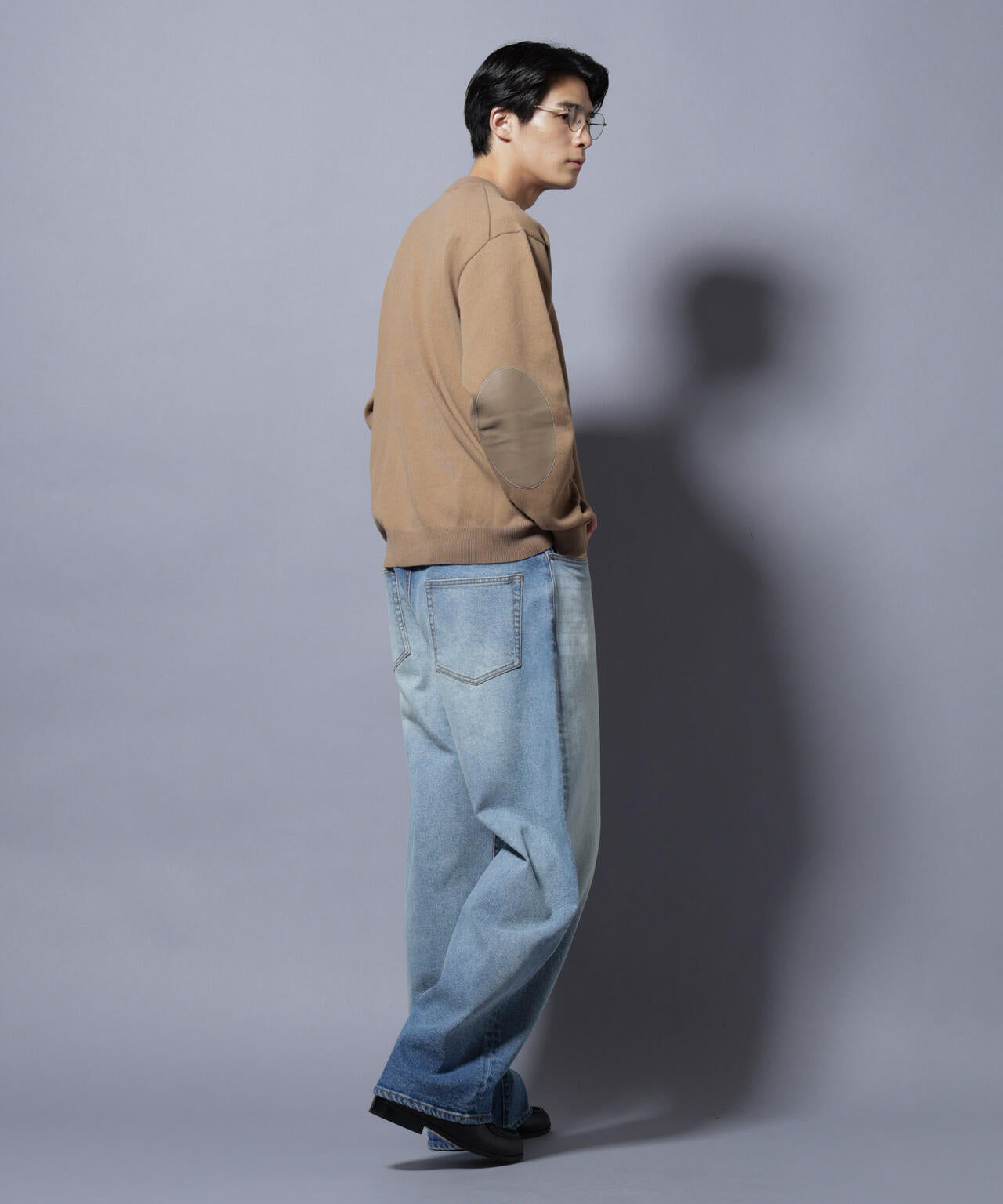 「大人のスウェット」コットンスウェットライクニット エルボーパッチクルーネック 6685222228