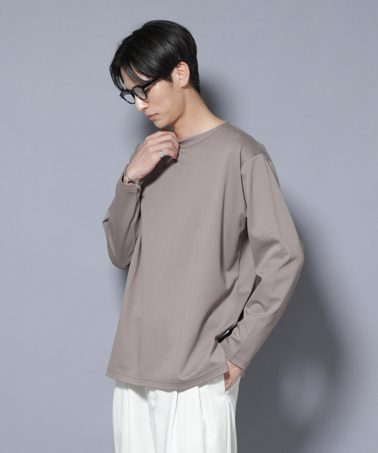 「NJ/CLUB」モクロディ ボートネック サイドスリットTシャツ 6685223214