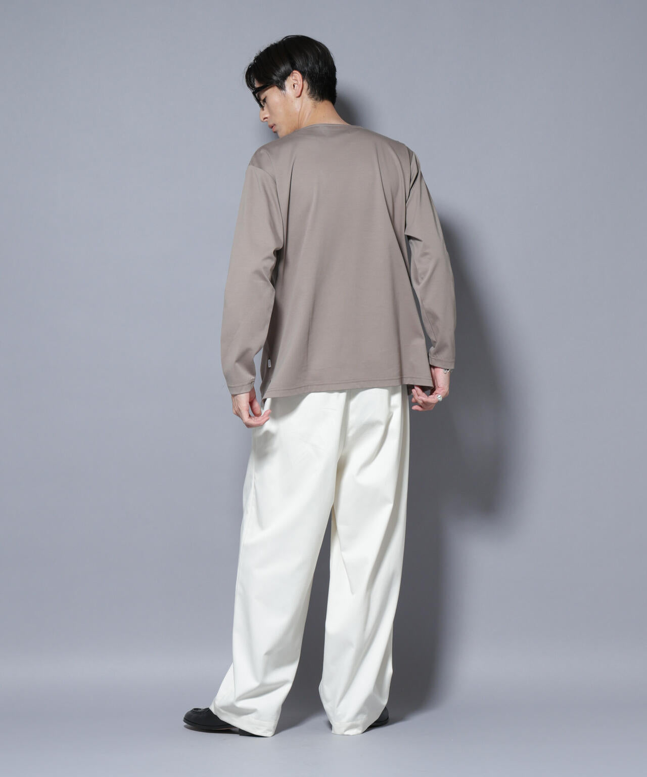 「NJ/CLUB」モクロディ ボートネック サイドスリットTシャツ 6685223214