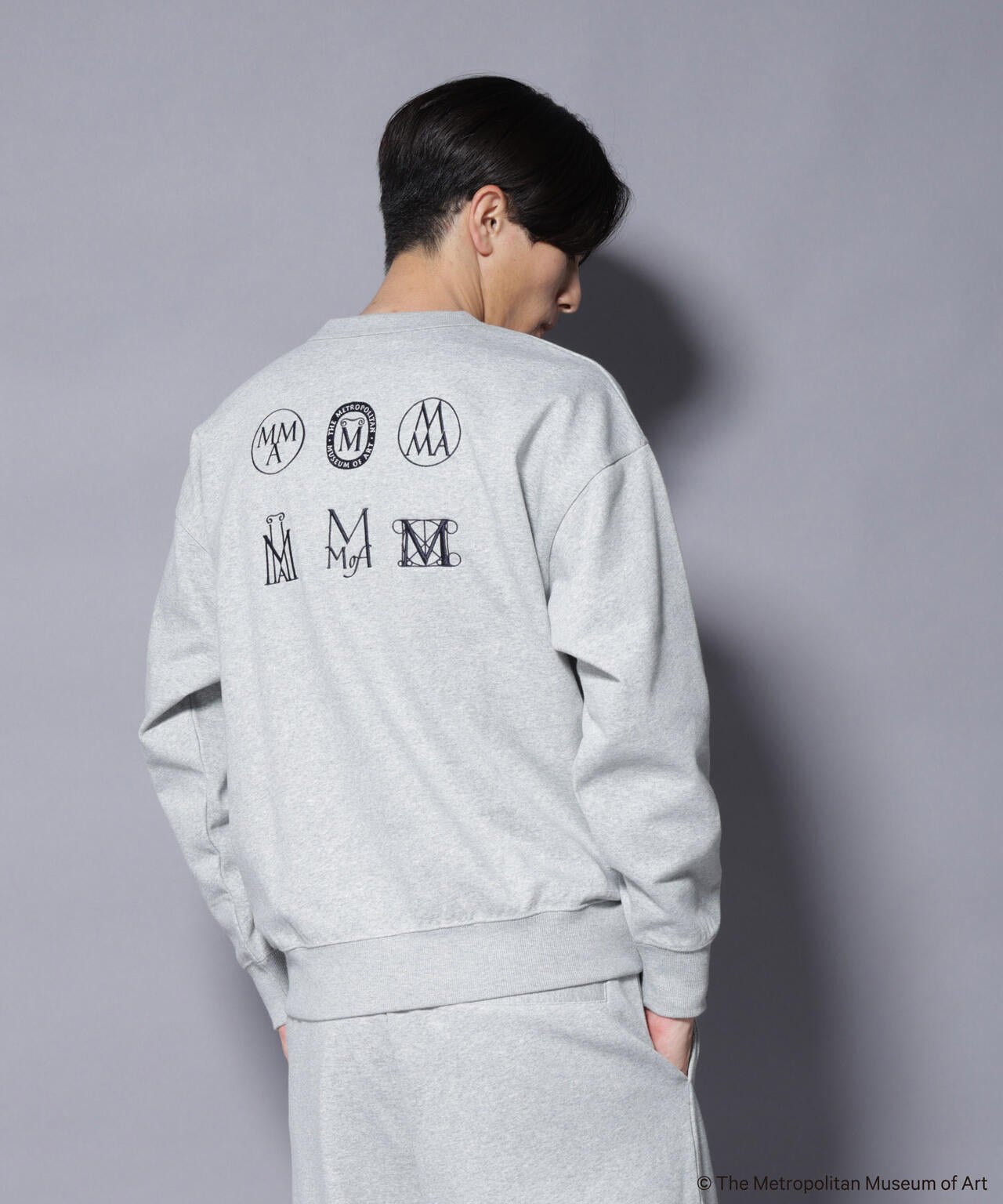 「The Met」ロゴ×アーカイブロゴ刺繍スウェット(セットアップ可) 6685223243