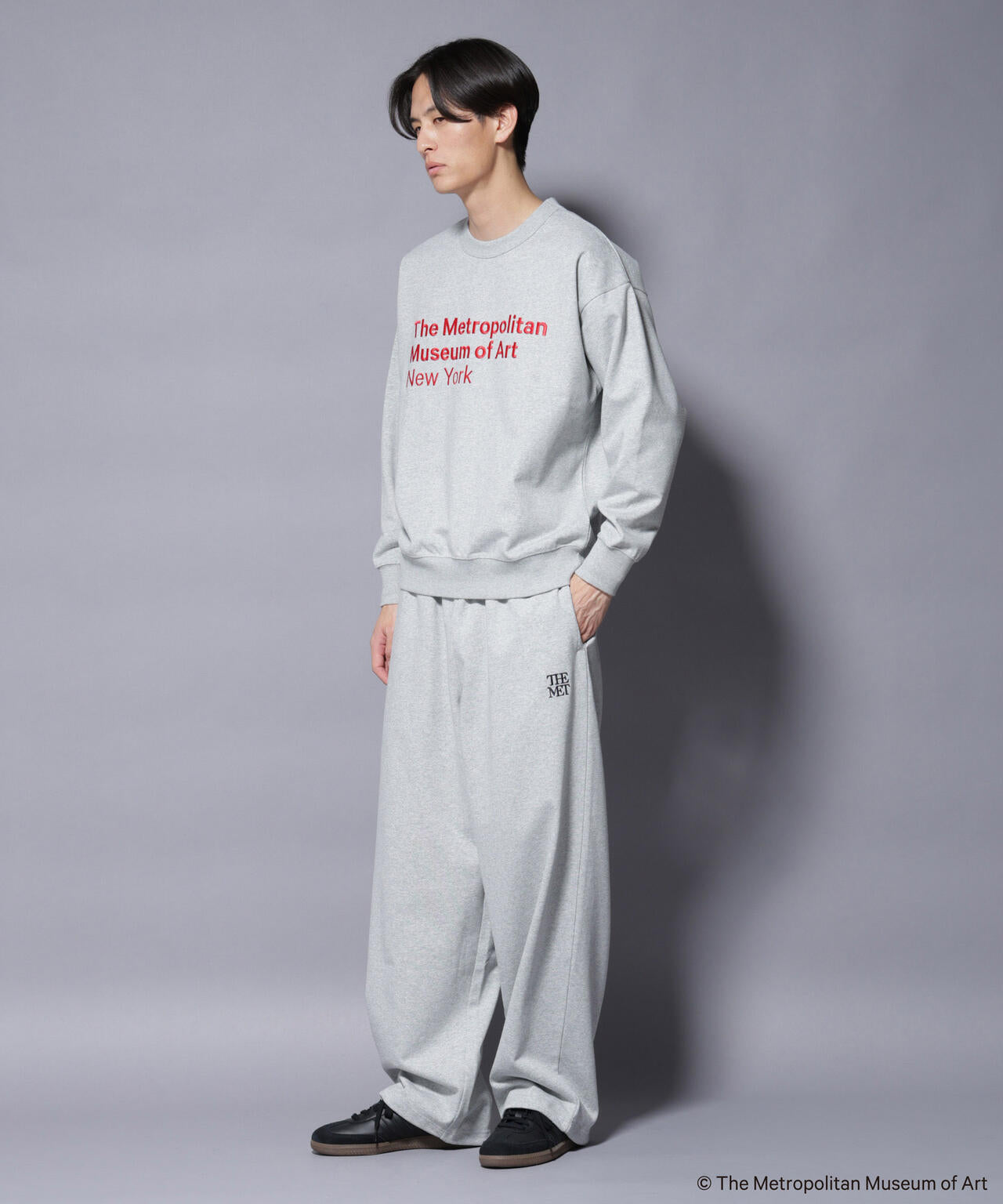 「The Met」 リーガルネーム刺繍 スウェット 6685223244