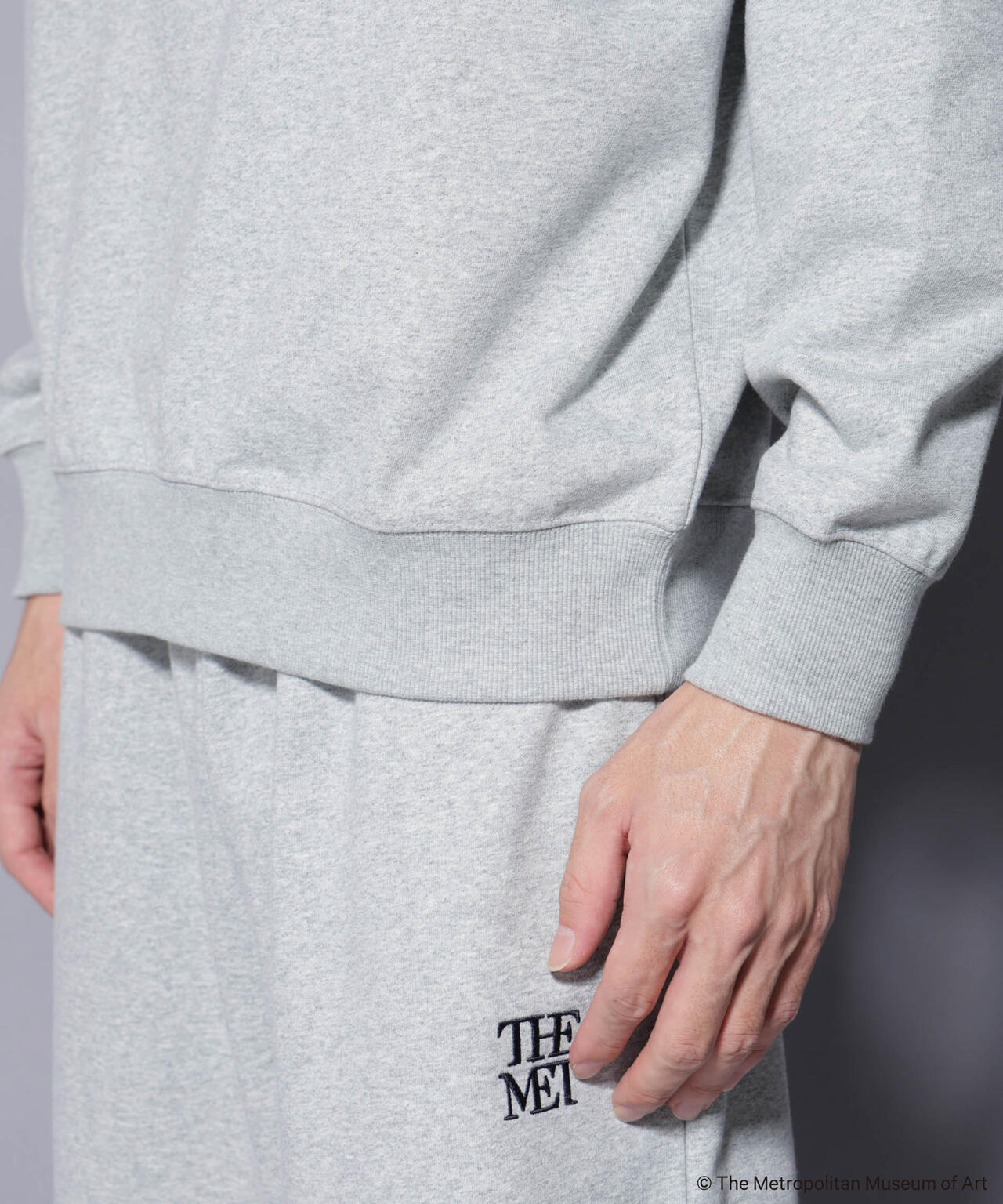 「The Met」 リーガルネーム刺繍 スウェット 6685223244