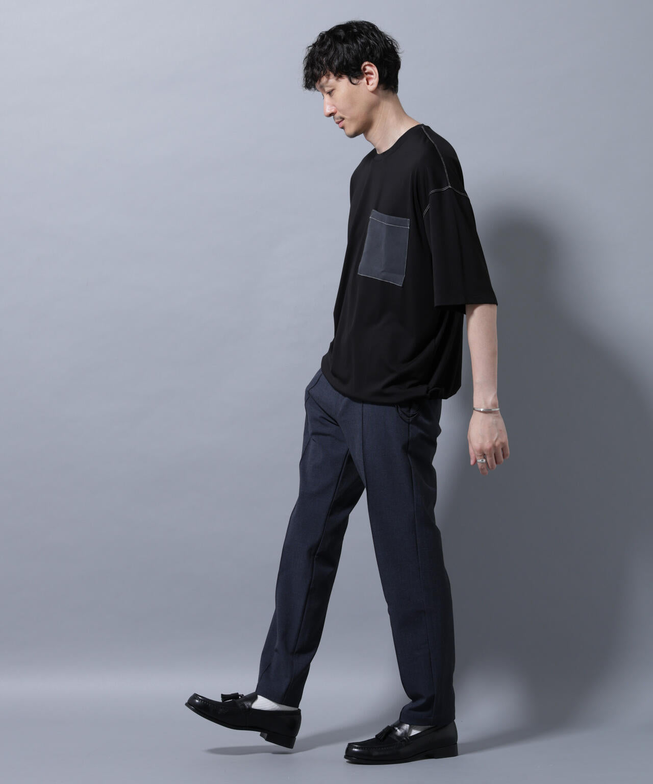 配色ステッチ フェイクスエードポケットTシャツ 6685224215